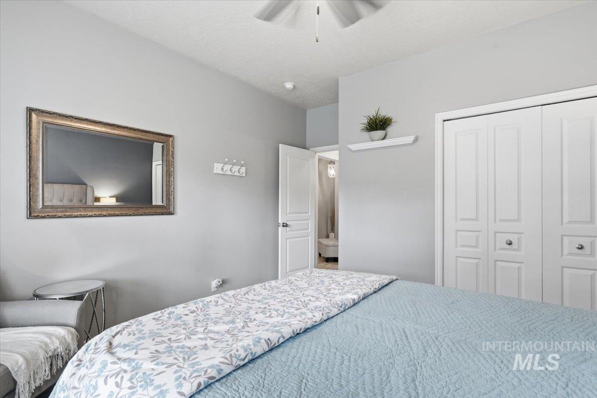 3727 N Hollymount Way, Meridian, Idaho 83646, 3 Bedrooms, 2 Bathrooms, Residential For Sale, Price $598,000,MLS 98984329