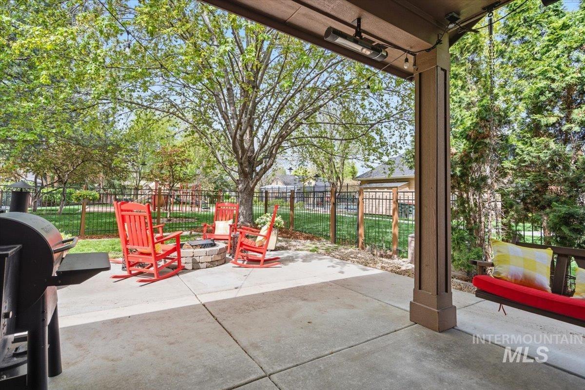 3727 N Hollymount Way, Meridian, Idaho 83646, 3 Bedrooms, 2 Bathrooms, Residential For Sale, Price $598,000,MLS 98984329
