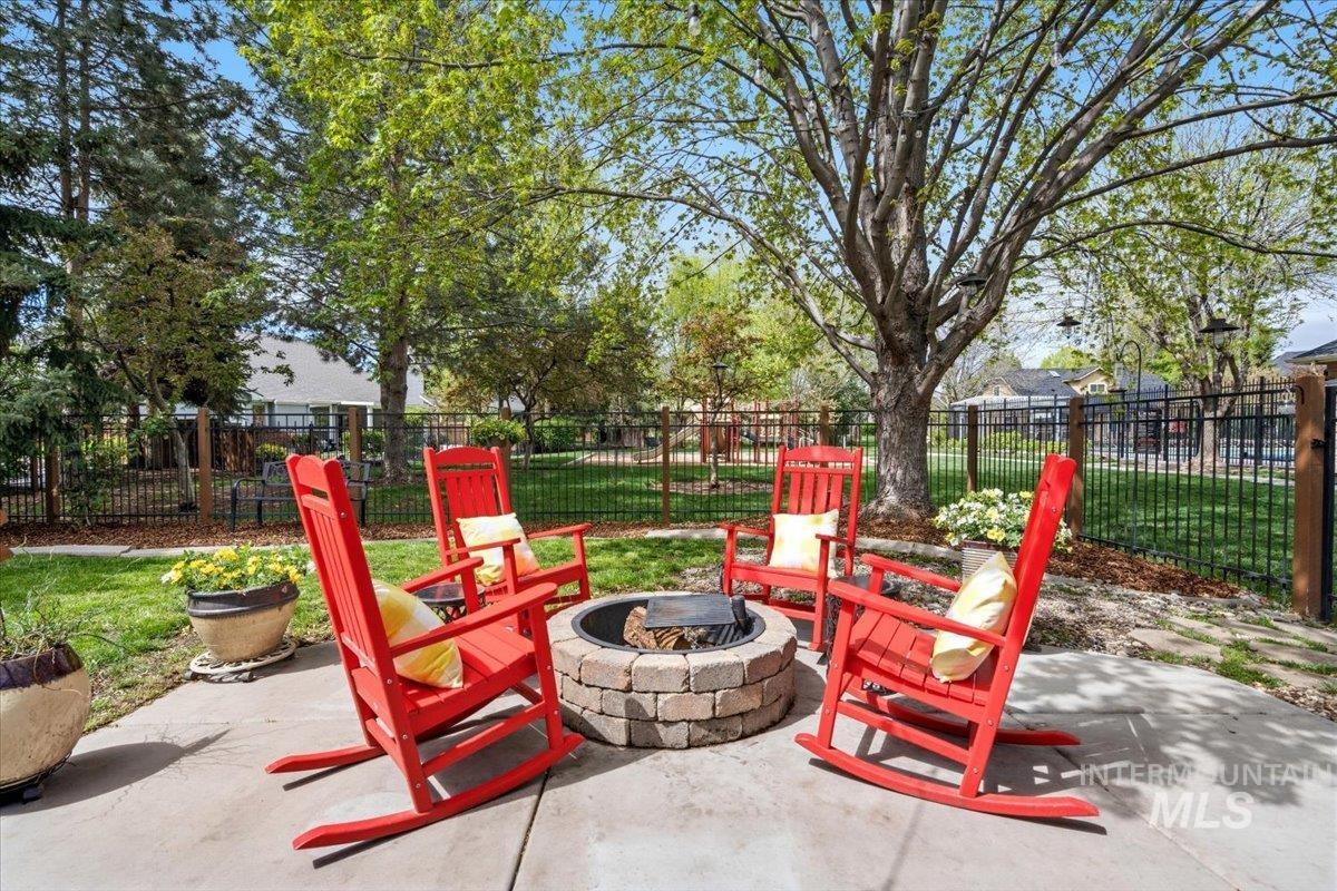 3727 N Hollymount Way, Meridian, Idaho 83646, 3 Bedrooms, 2 Bathrooms, Residential For Sale, Price $598,000,MLS 98984329