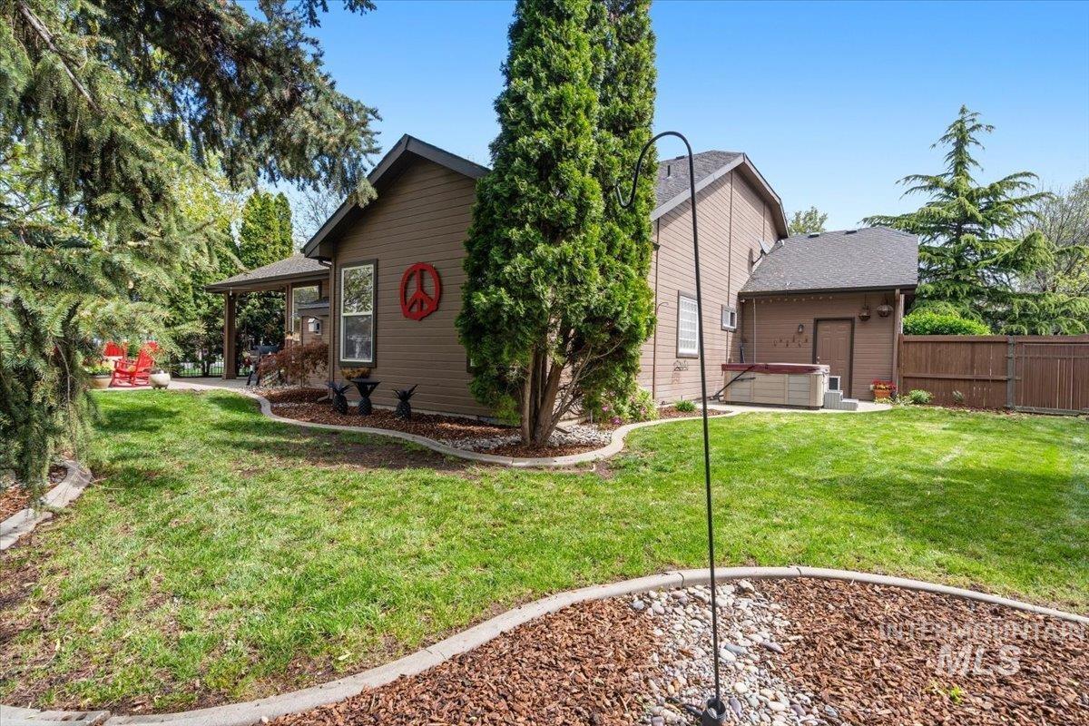 3727 N Hollymount Way, Meridian, Idaho 83646, 3 Bedrooms, 2 Bathrooms, Residential For Sale, Price $598,000,MLS 98984329