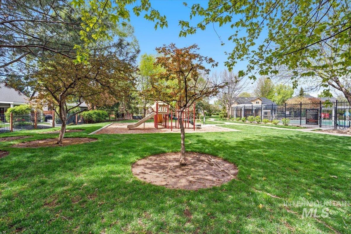 3727 N Hollymount Way, Meridian, Idaho 83646, 3 Bedrooms, 2 Bathrooms, Residential For Sale, Price $598,000,MLS 98984329