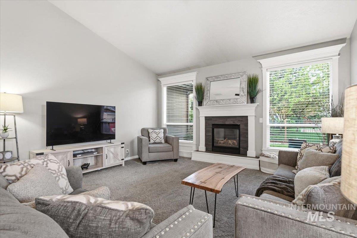 3727 N Hollymount Way, Meridian, Idaho 83646, 3 Bedrooms, 2 Bathrooms, Residential For Sale, Price $598,000,MLS 98984329