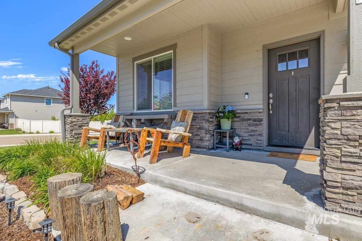 9644 W Goldenpond Ct, Boise, Idaho 83709, 4 Bedrooms, 2.5 Bathrooms, Residential For Sale, Price $545,000,MLS 98984332