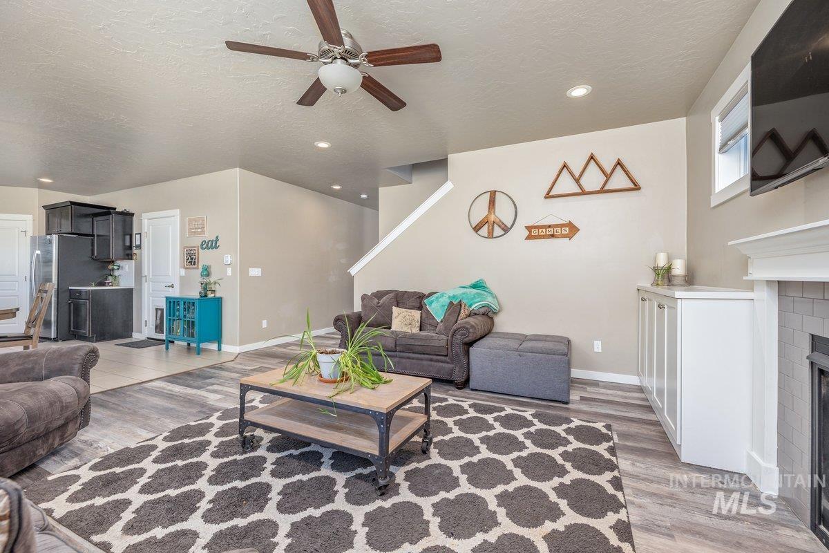 9644 W Goldenpond Ct, Boise, Idaho 83709, 4 Bedrooms, 2.5 Bathrooms, Residential For Sale, Price $545,000,MLS 98984332