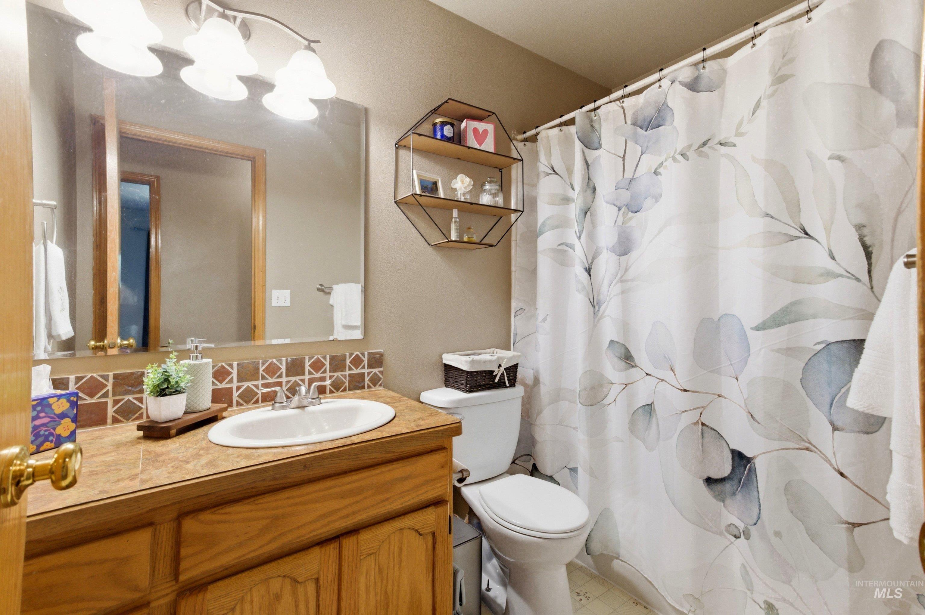 10747 W Irving Ct, Boise, Idaho 83713-0614, 3 Bedrooms, 2 Bathrooms, Residential For Sale, Price $445,000,MLS 98984333