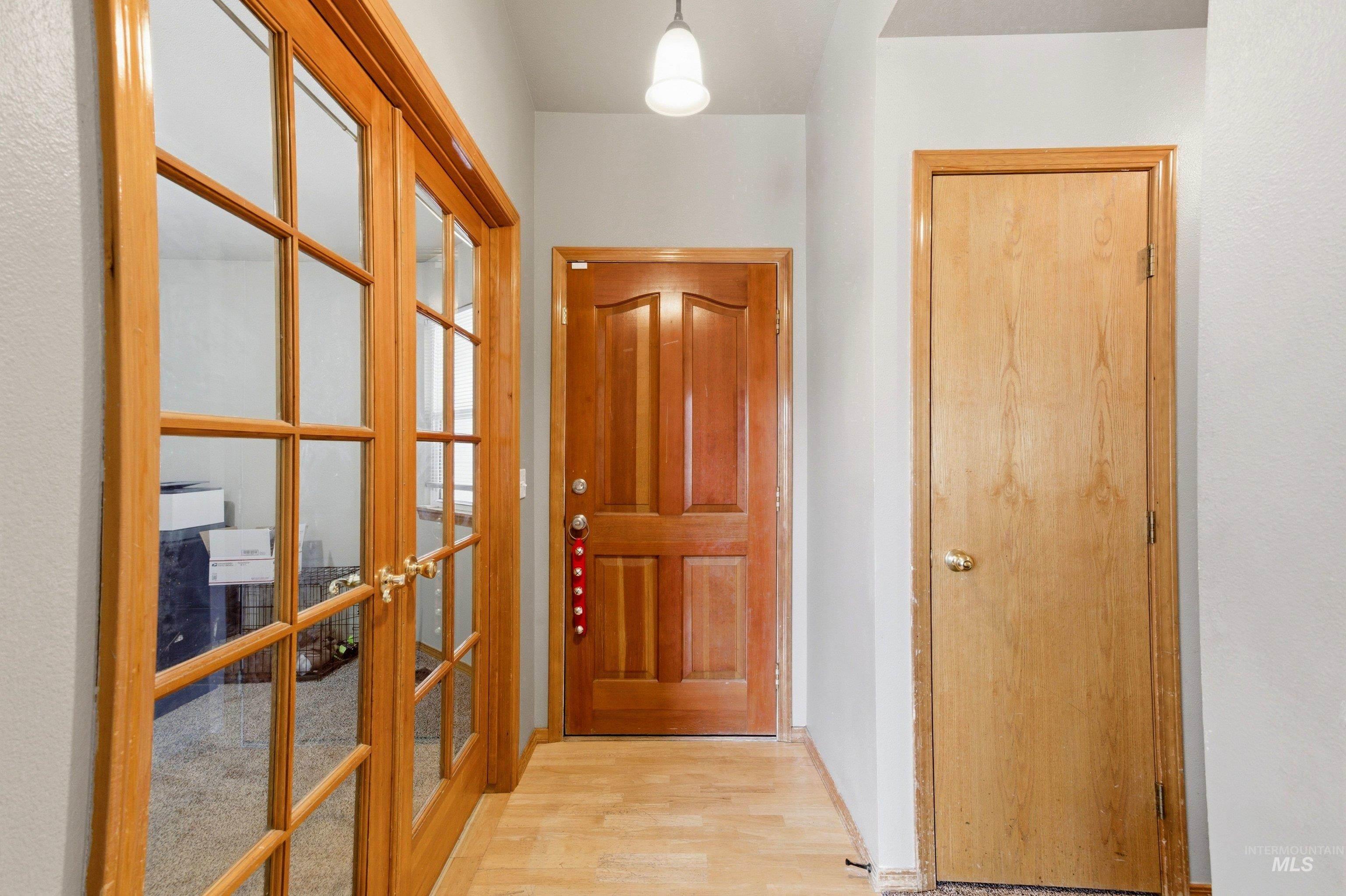 10747 W Irving Ct, Boise, Idaho 83713-0614, 3 Bedrooms, 2 Bathrooms, Residential For Sale, Price $445,000,MLS 98984333