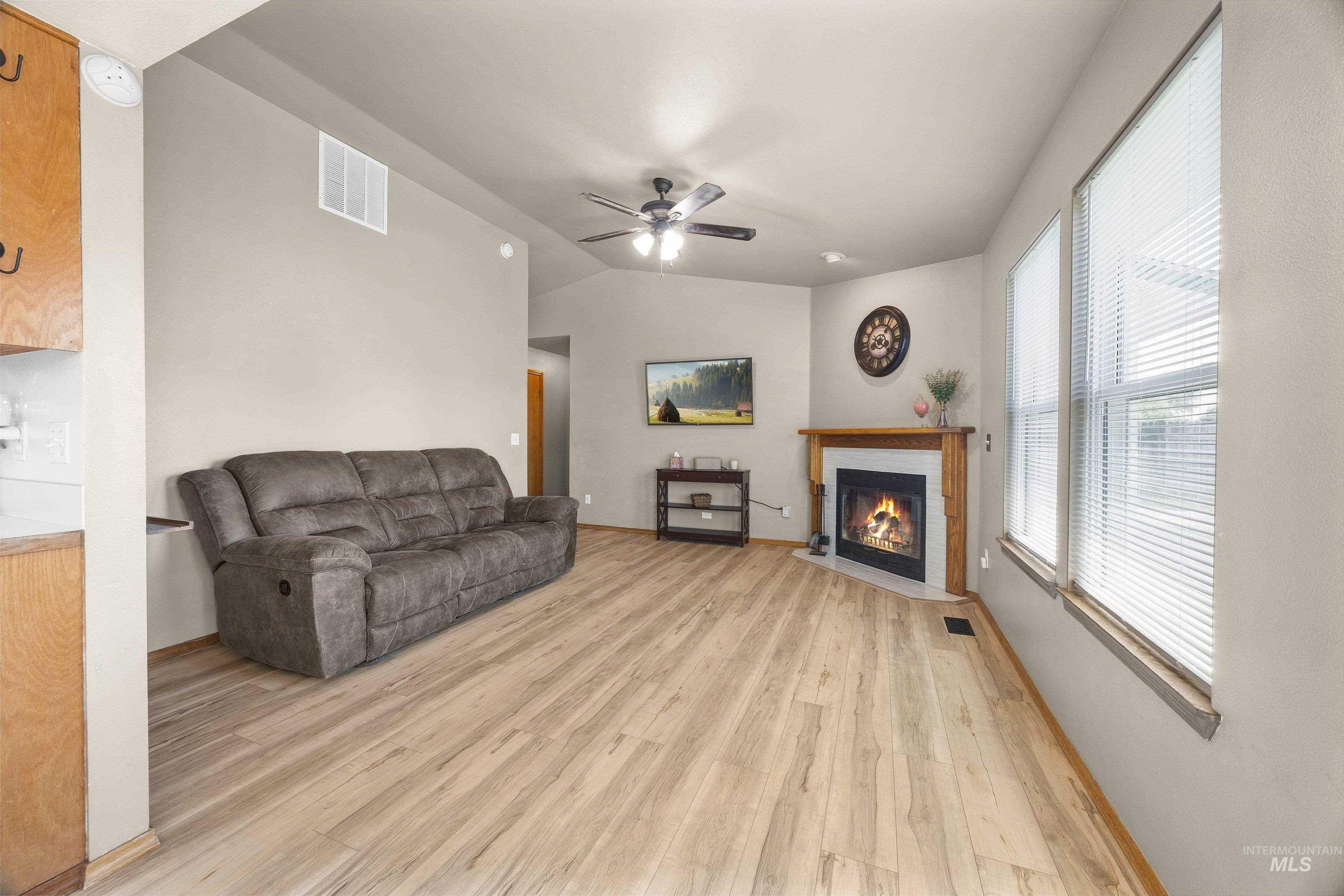 10747 W Irving Ct, Boise, Idaho 83713-0614, 3 Bedrooms, 2 Bathrooms, Residential For Sale, Price $424,900, 98984333