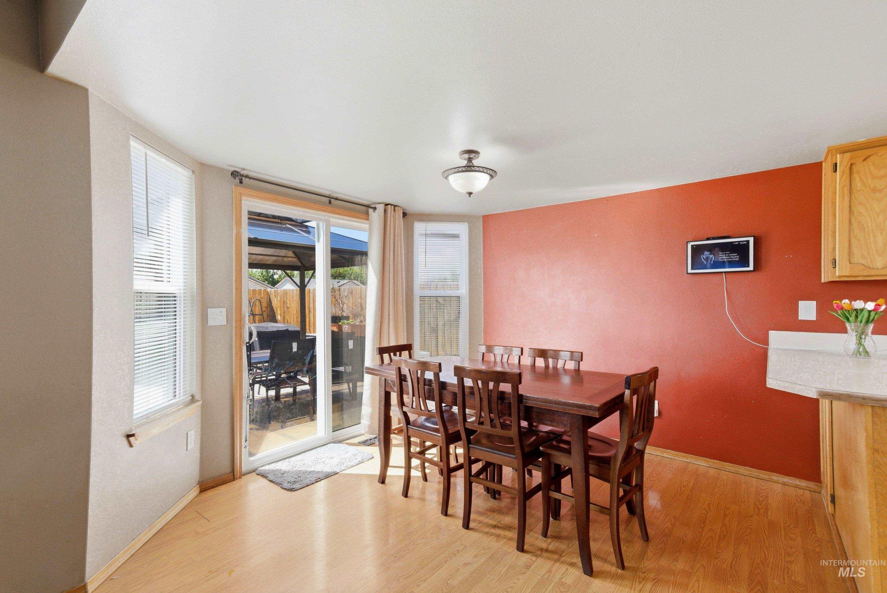 10747 W Irving Ct, Boise, Idaho 83713-0614, 3 Bedrooms, 2 Bathrooms, Residential For Sale, Price $445,000,MLS 98984333