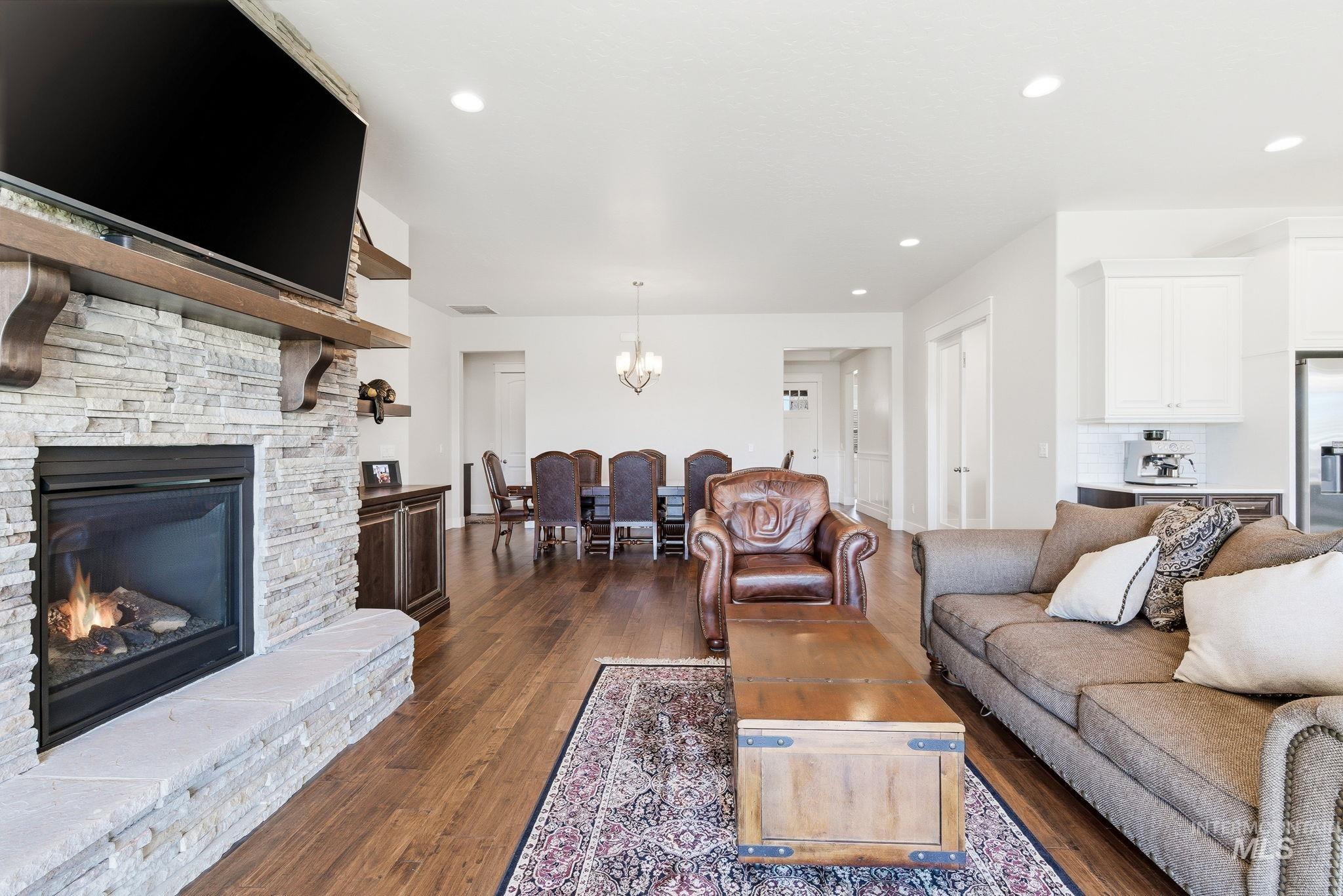 7787 W Belay, Eagle, Idaho 83616, 3 Bedrooms, 3 Bathrooms, Residential For Sale, Price $995,000, 98984334