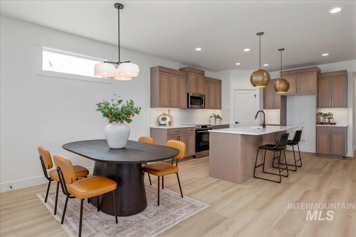 395 E Chevy Dr, Boise, Idaho 83716, 3 Bedrooms, 2 Bathrooms, Residential For Sale, Price $479,000,MLS 98984335