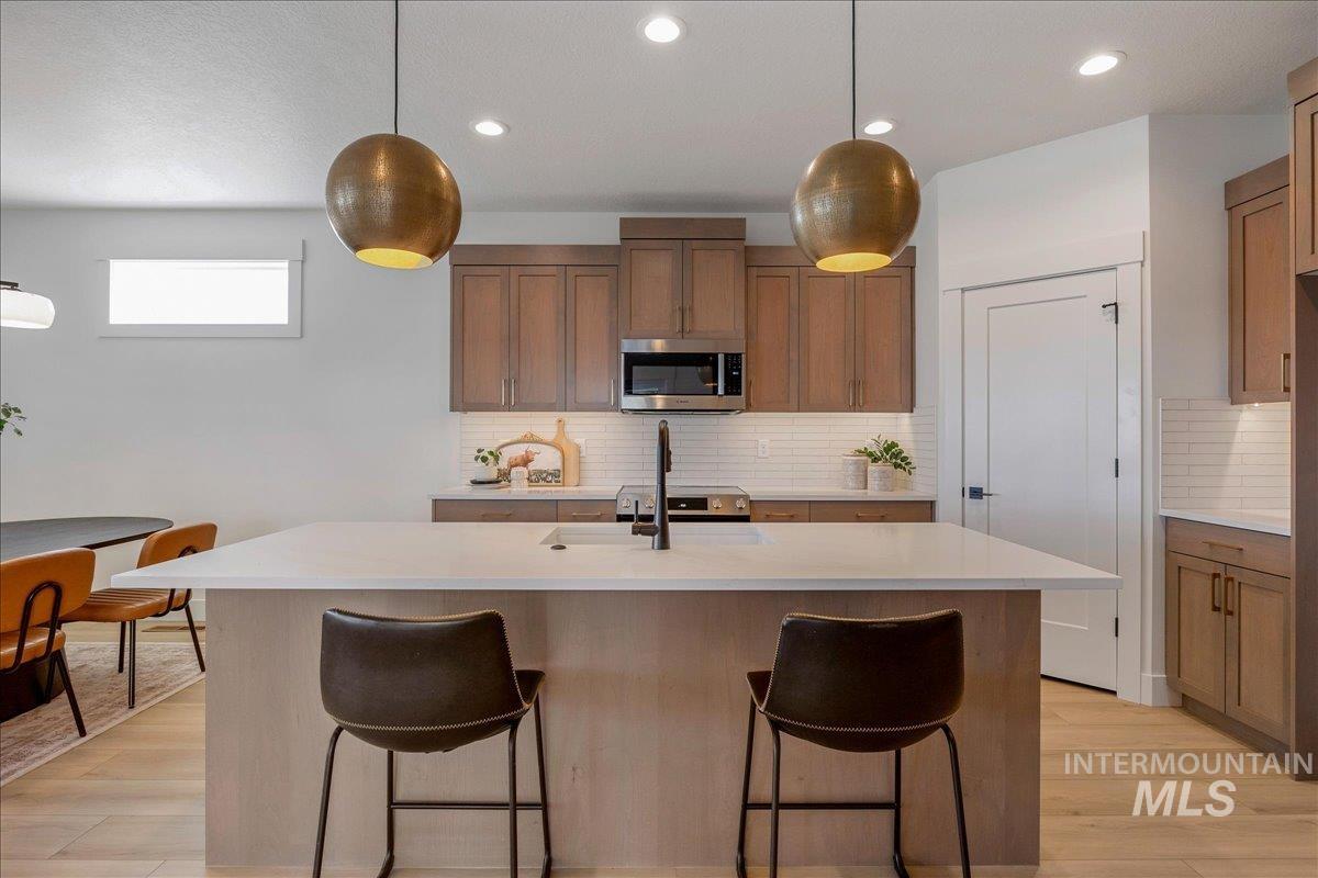 395 E Chevy Dr, Boise, Idaho 83716, 3 Bedrooms, 2 Bathrooms, Residential For Sale, Price $479,000, 98984335