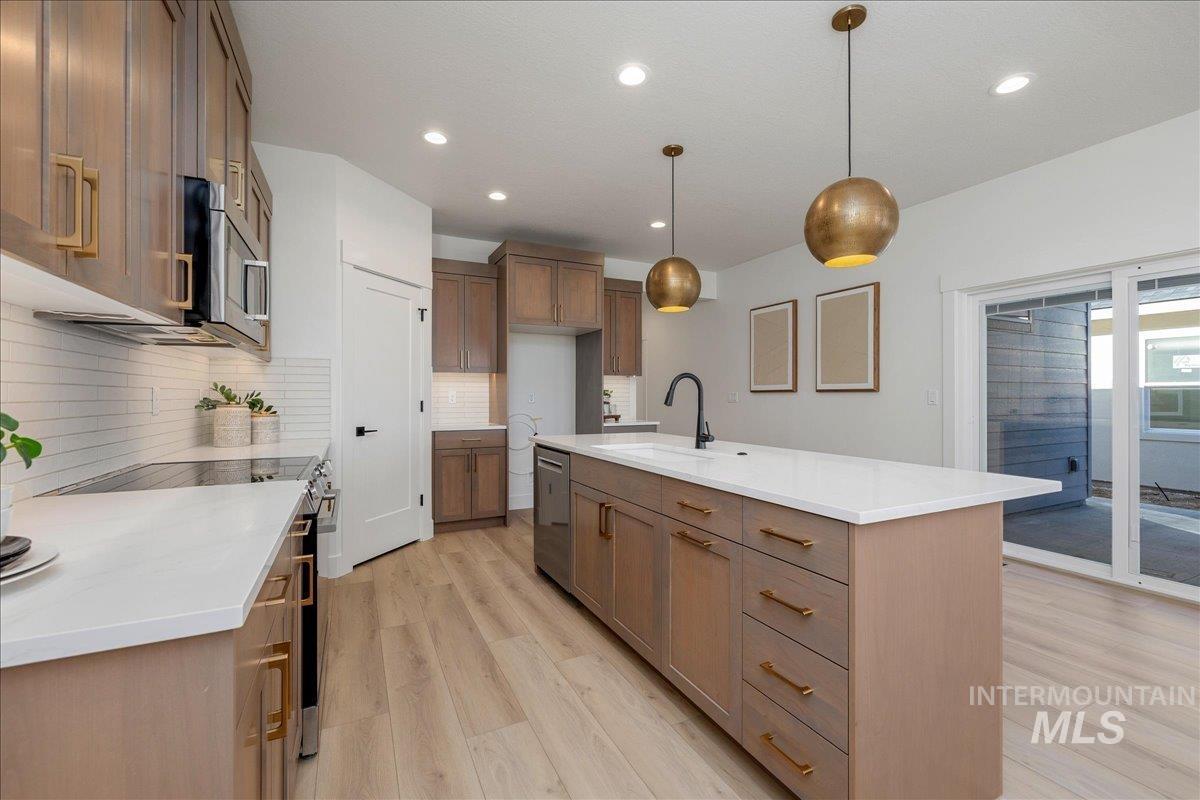 395 E Chevy Dr, Boise, Idaho 83716, 3 Bedrooms, 2 Bathrooms, Residential For Sale, Price $479,000,MLS 98984335