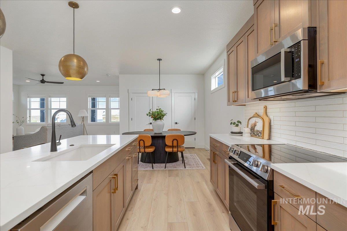395 E Chevy Dr, Boise, Idaho 83716, 3 Bedrooms, 2 Bathrooms, Residential For Sale, Price $479,000,MLS 98984335