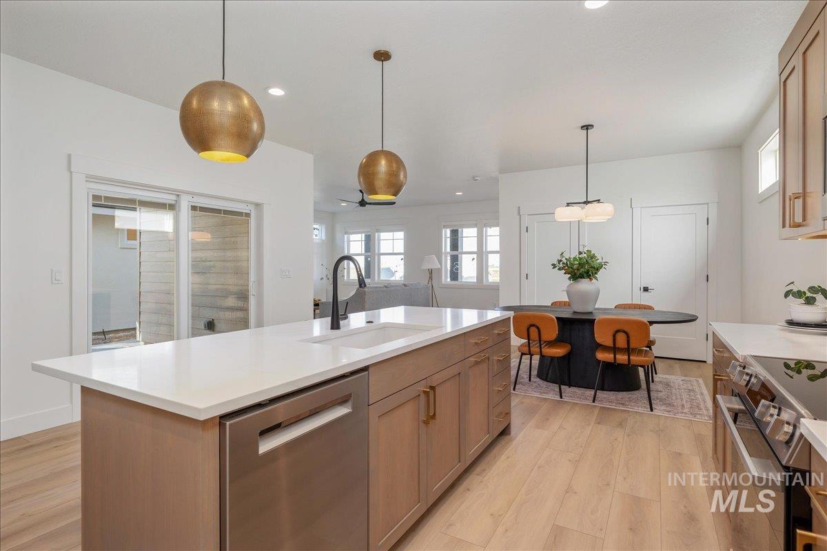 395 E Chevy Dr, Boise, Idaho 83716, 3 Bedrooms, 2 Bathrooms, Residential For Sale, Price $479,000,MLS 98984335