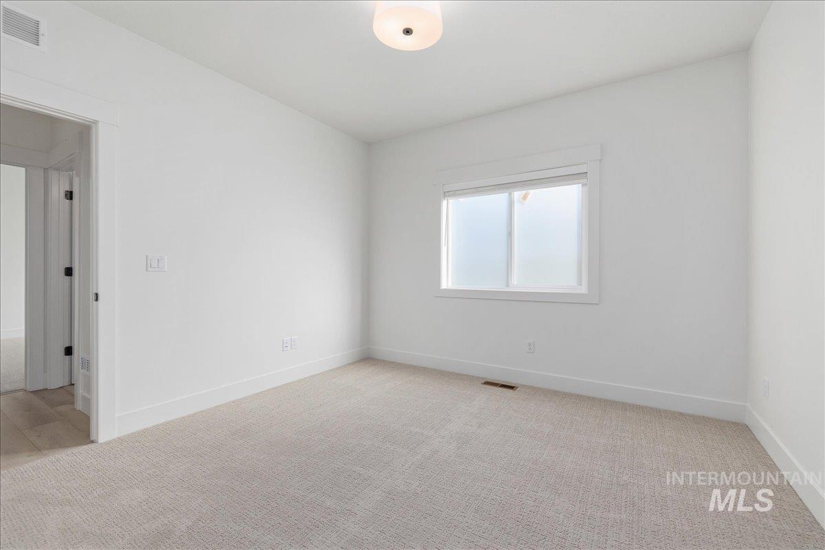 395 E Chevy Dr, Boise, Idaho 83716, 3 Bedrooms, 2 Bathrooms, Residential For Sale, Price $479,000,MLS 98984335