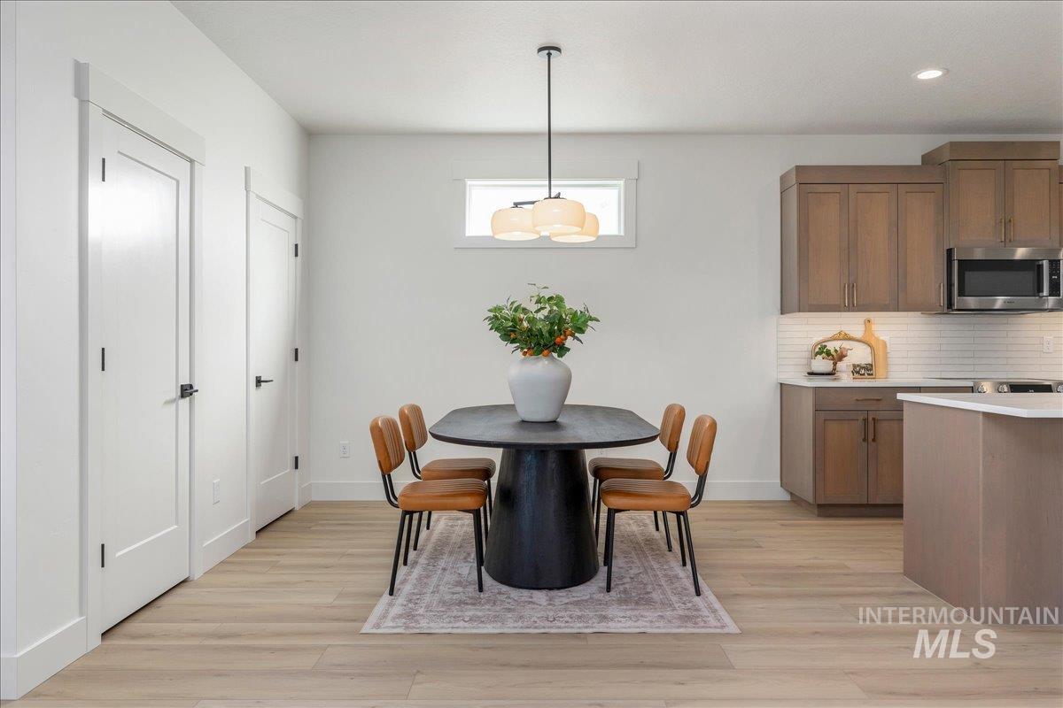 395 E Chevy Dr, Boise, Idaho 83716, 3 Bedrooms, 2 Bathrooms, Residential For Sale, Price $479,000,MLS 98984335