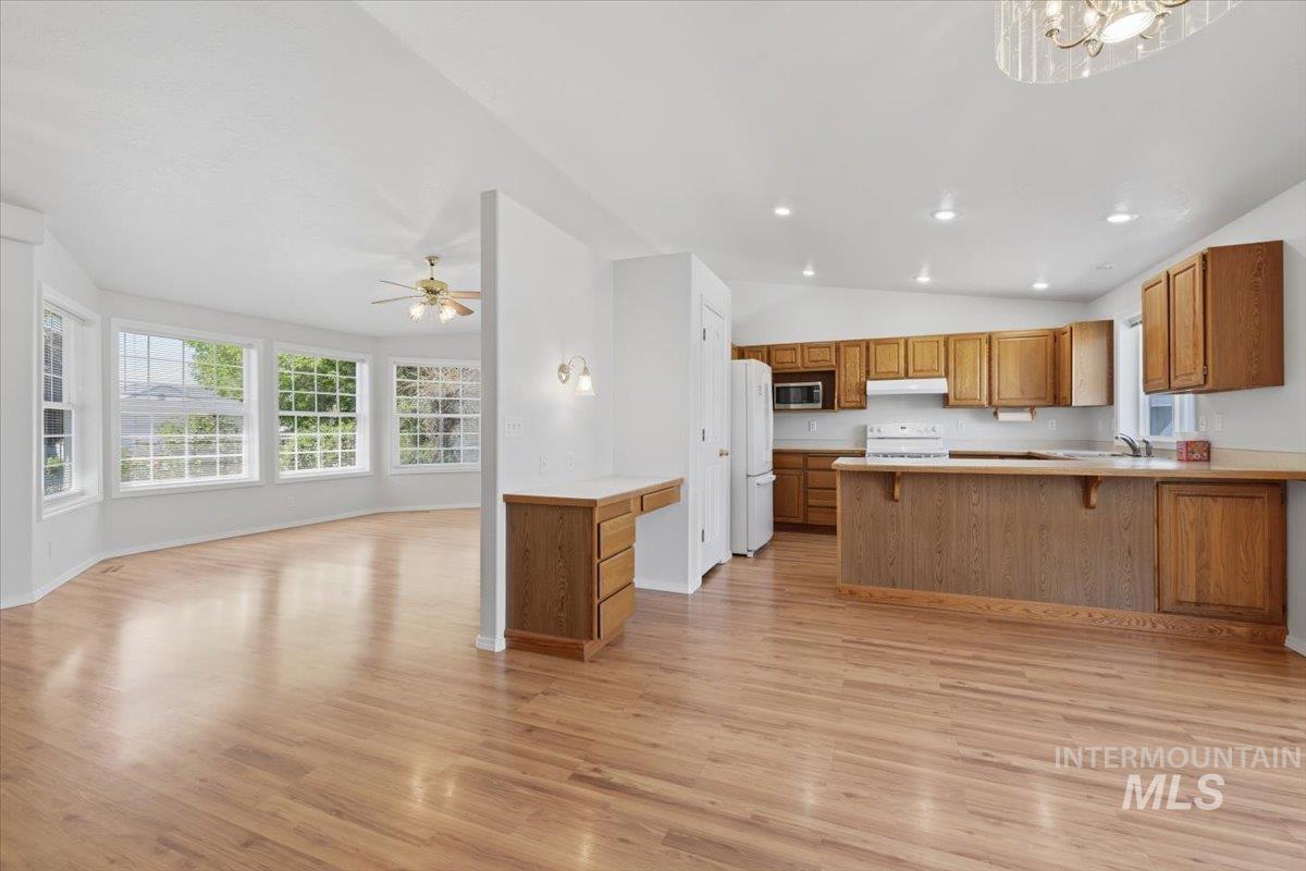1128 W State St, Meridian, Idaho 83642, 4 Bedrooms, 3 Bathrooms, Residential For Sale, Price $565,000,MLS 98984336
