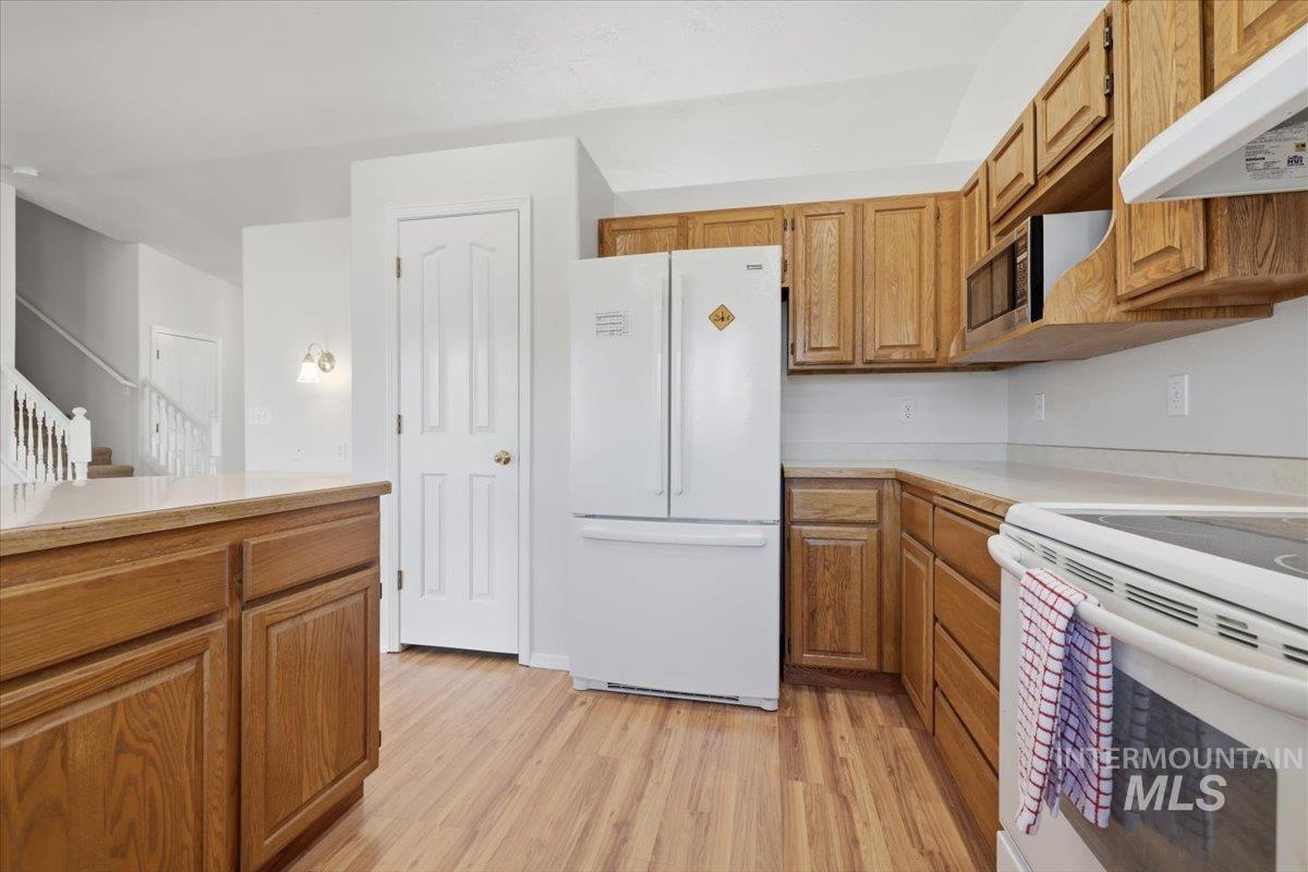 1128 W State St, Meridian, Idaho 83642, 4 Bedrooms, 3 Bathrooms, Residential For Sale, Price $565,000,MLS 98984336