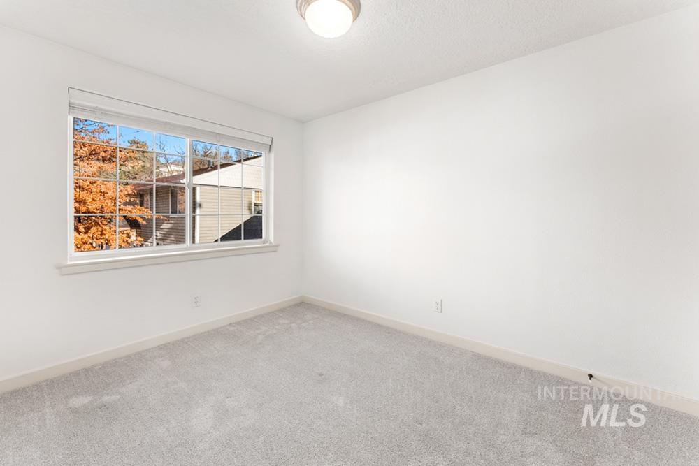 419 W Village Ln, Boise, Idaho 83702, 2 Bedrooms, 1 Bathroom, Residential For Sale, Price $329,900, 98984340