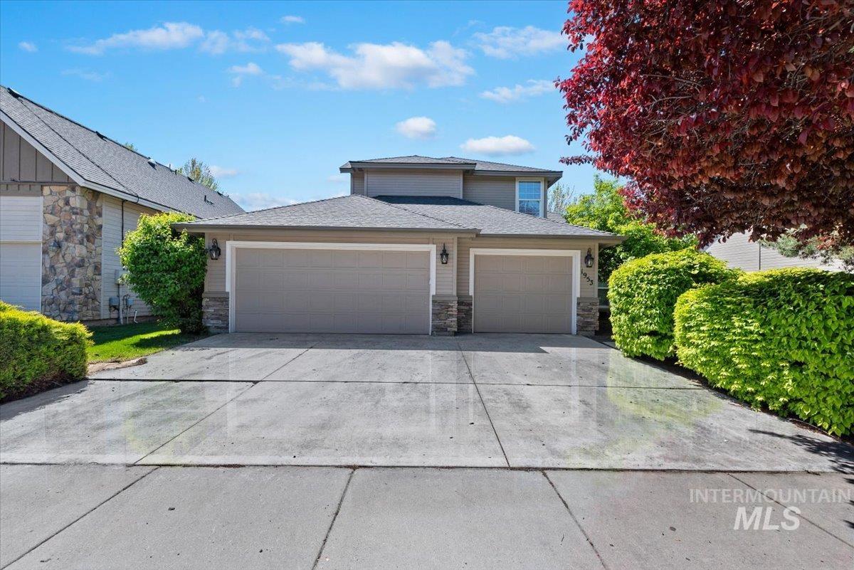 1953 W Marten Creek Dr, Meridian, Idaho 83646, 4 Bedrooms, 3 Bathrooms, Residential For Sale, Price $575,000,MLS 98984347