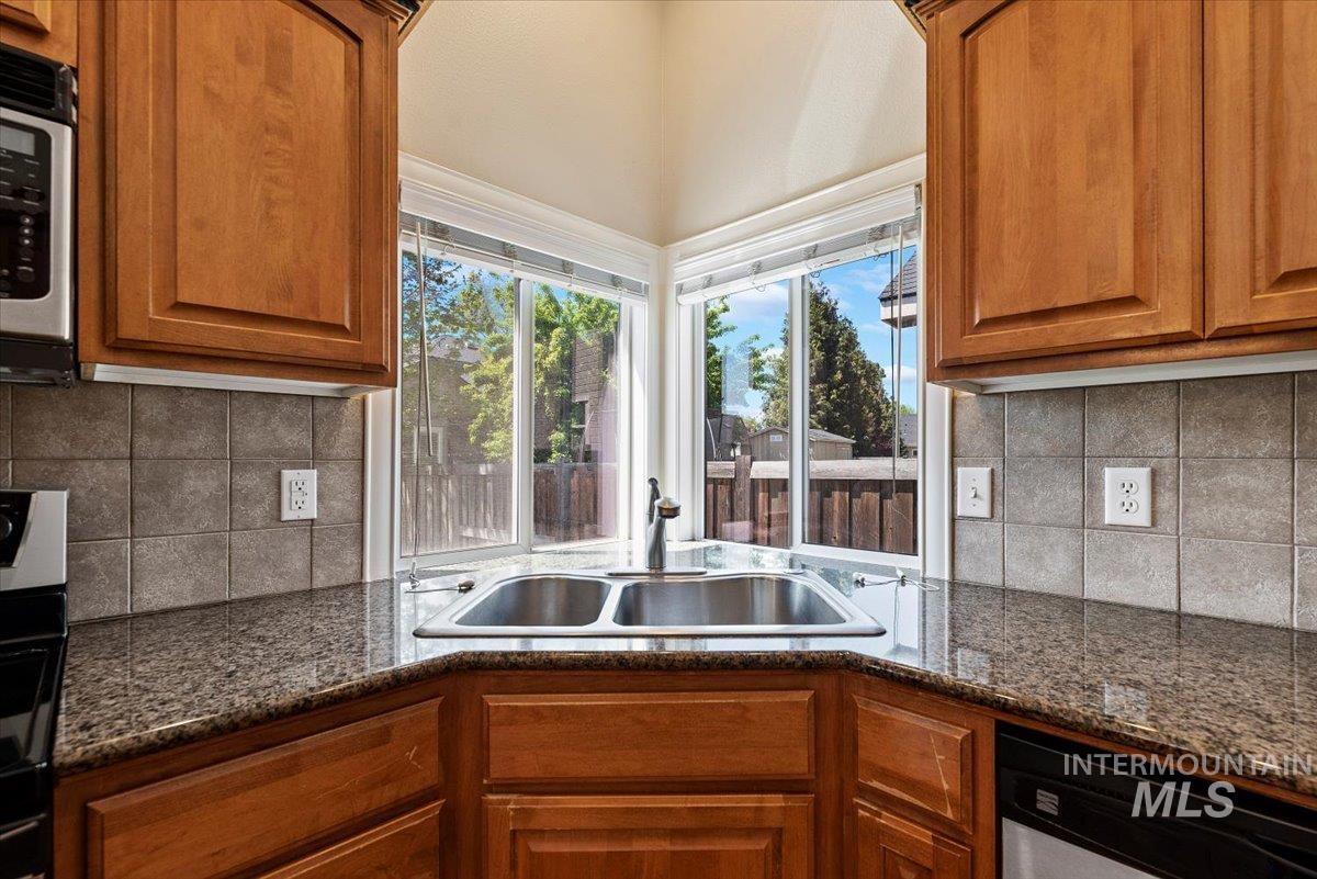 1953 W Marten Creek Dr, Meridian, Idaho 83646, 4 Bedrooms, 3 Bathrooms, Residential For Sale, Price $549,000, 98984347