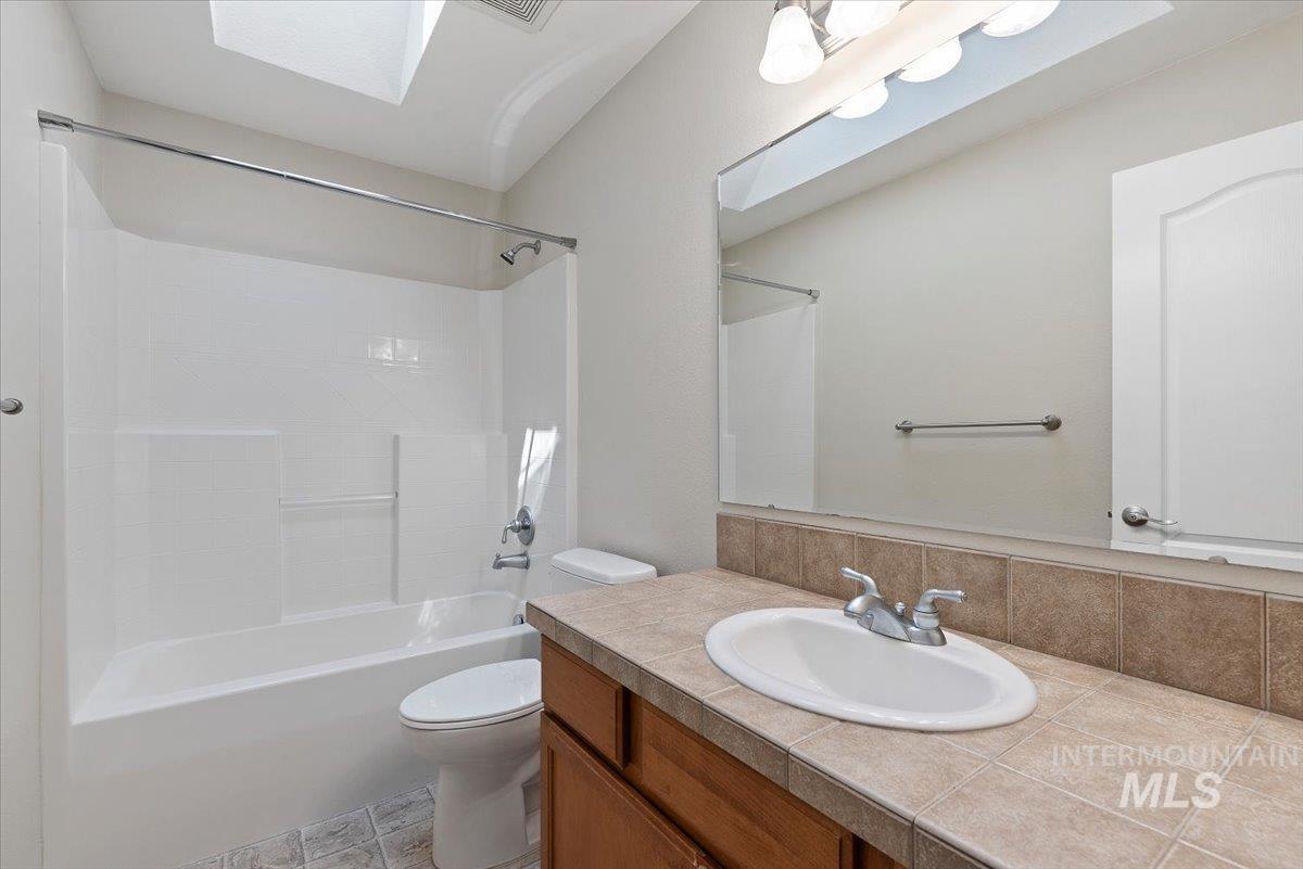 1953 W Marten Creek Dr, Meridian, Idaho 83646, 4 Bedrooms, 3 Bathrooms, Residential For Sale, Price $575,000,MLS 98984347