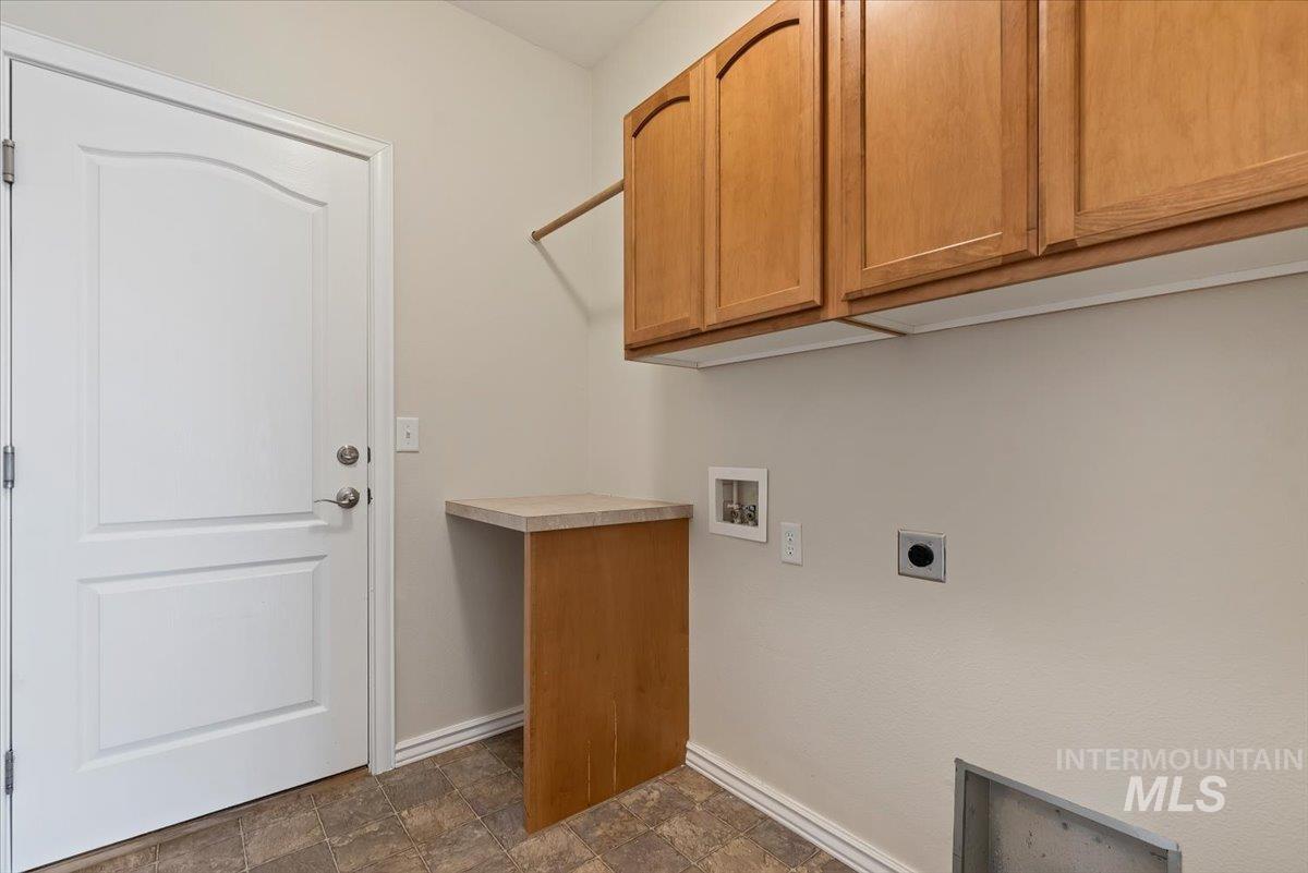 1953 W Marten Creek Dr, Meridian, Idaho 83646, 4 Bedrooms, 3 Bathrooms, Residential For Sale, Price $575,000,MLS 98984347