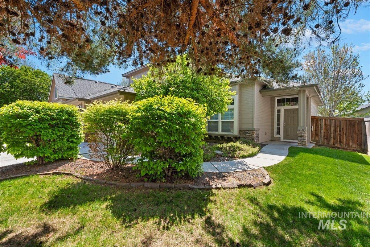1953 W Marten Creek Dr, Meridian, Idaho 83646, 4 Bedrooms, 3 Bathrooms, Residential For Sale, Price $549,000, 98984347