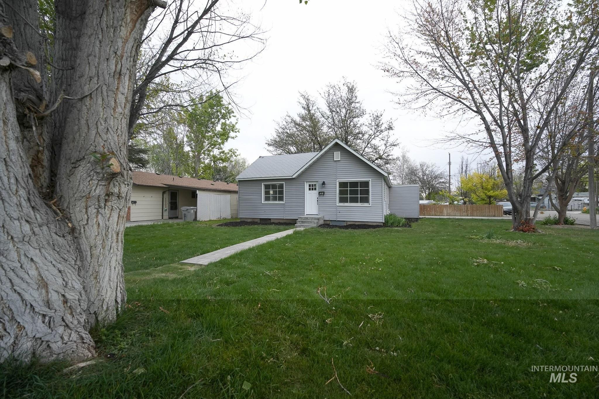 124 S Maple St, Nampa, Idaho 83686, 1 Bedroom, 1 Bathroom, Residential For Sale, Price $308,000, 98984352