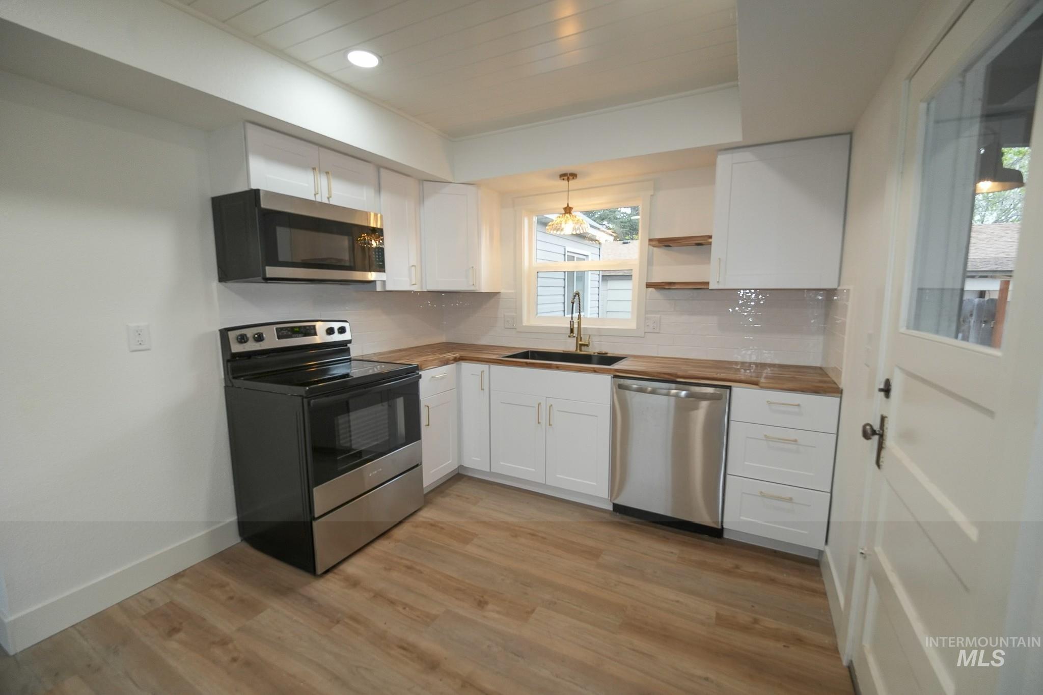 124 S Maple St, Nampa, Idaho 83686, 1 Bedroom, 1 Bathroom, Residential For Sale, Price $308,000, 98984352