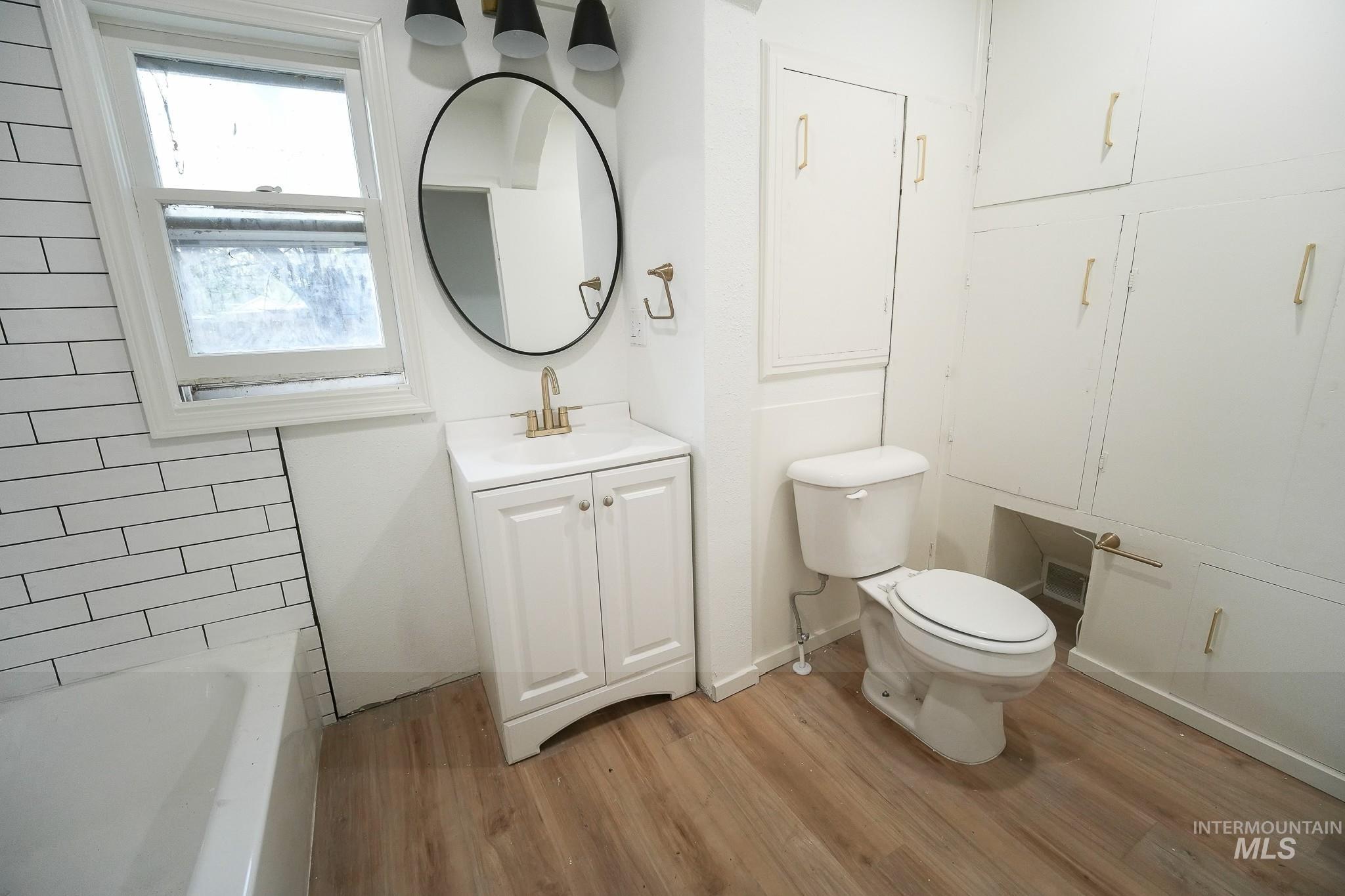 124 S Maple St, Nampa, Idaho 83686, 1 Bedroom, 1 Bathroom, Residential For Sale, Price $308,000, 98984352