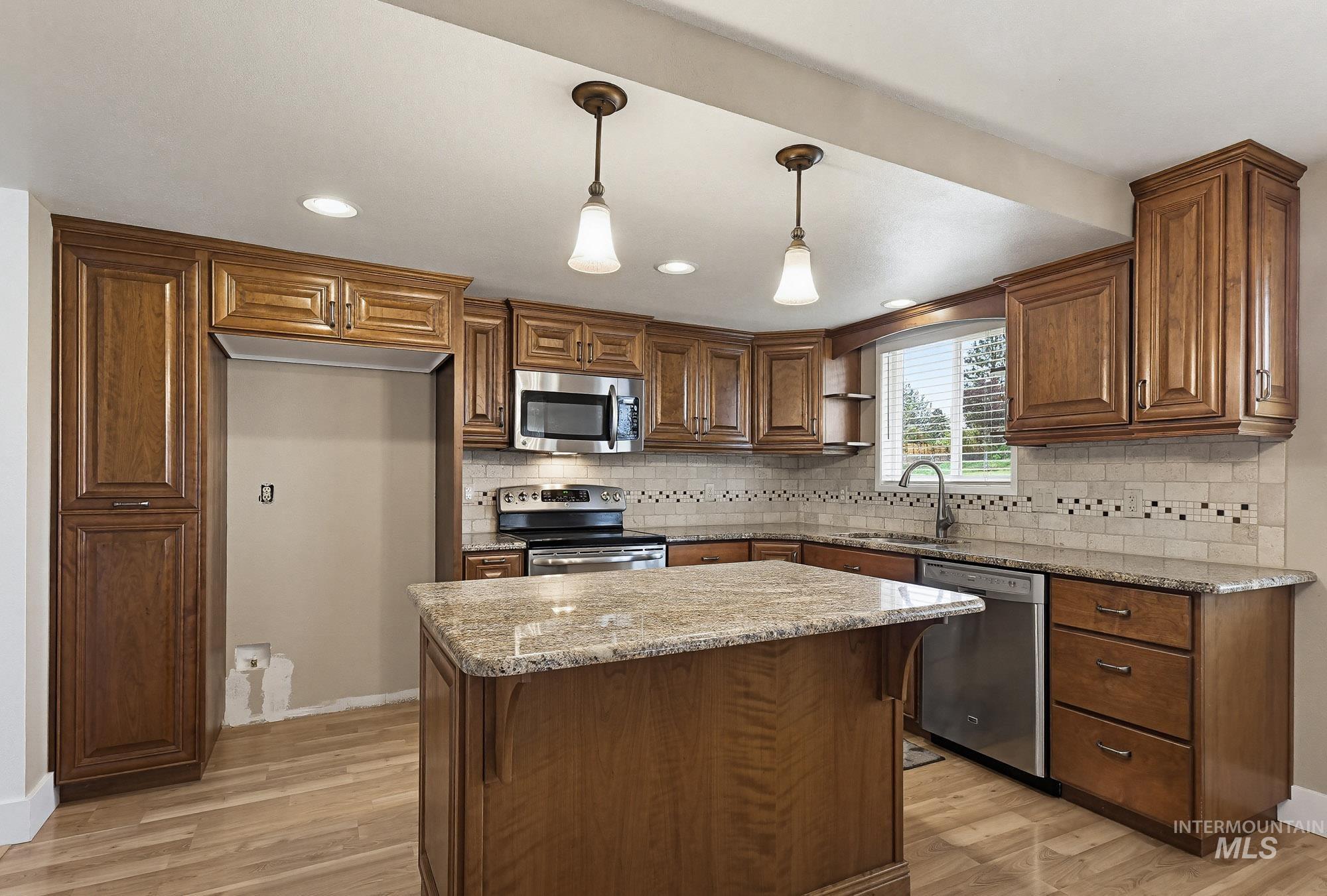 3555 S Beverly St, Boise, Idaho 83709, 3 Bedrooms, 2 Bathrooms, Residential For Sale, Price $649,999, 98984354