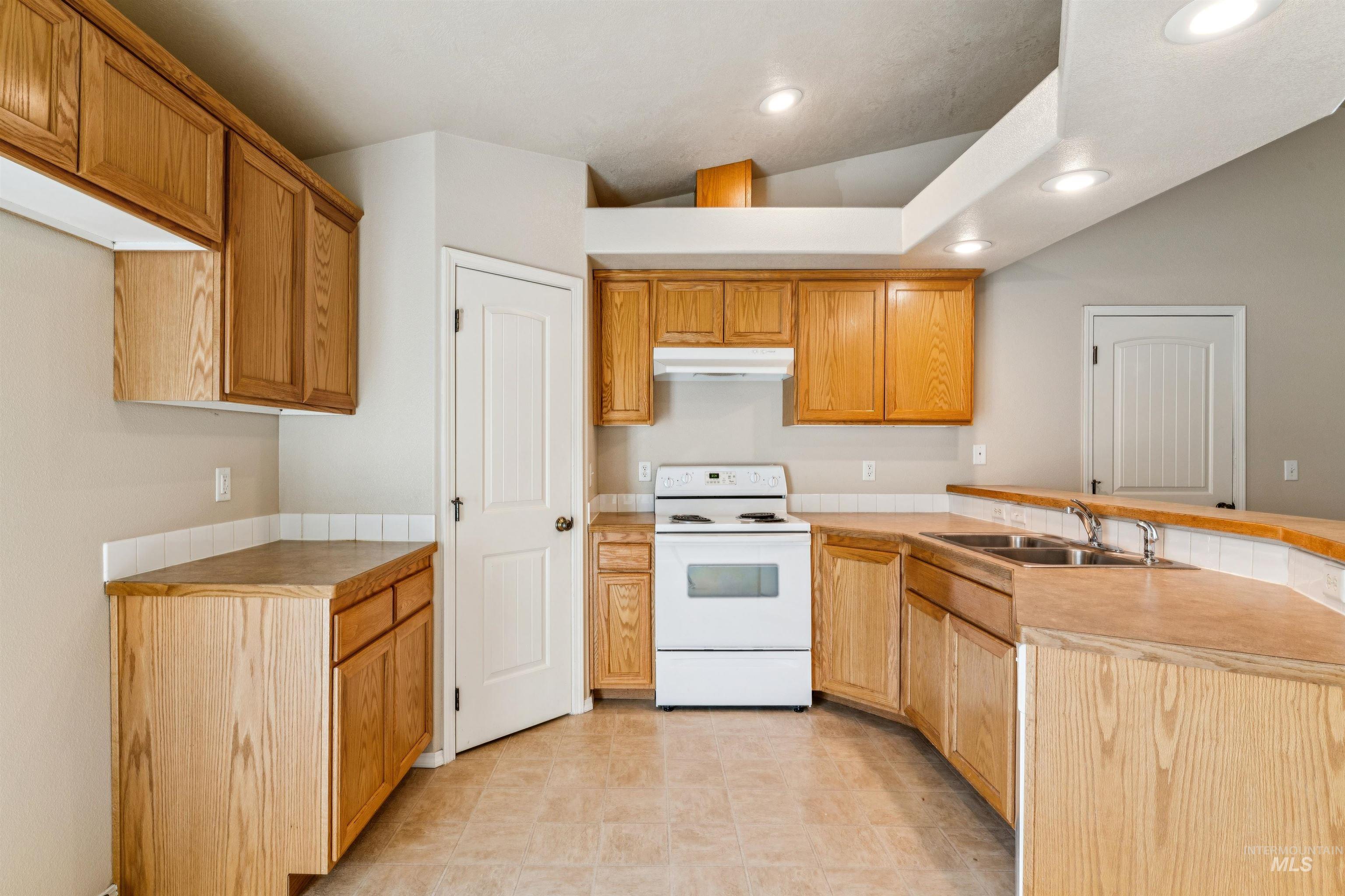 321 Pietra Way, Caldwell, Idaho 83605, 3 Bedrooms, 2 Bathrooms, Residential For Sale, Price $349,900, 98984359