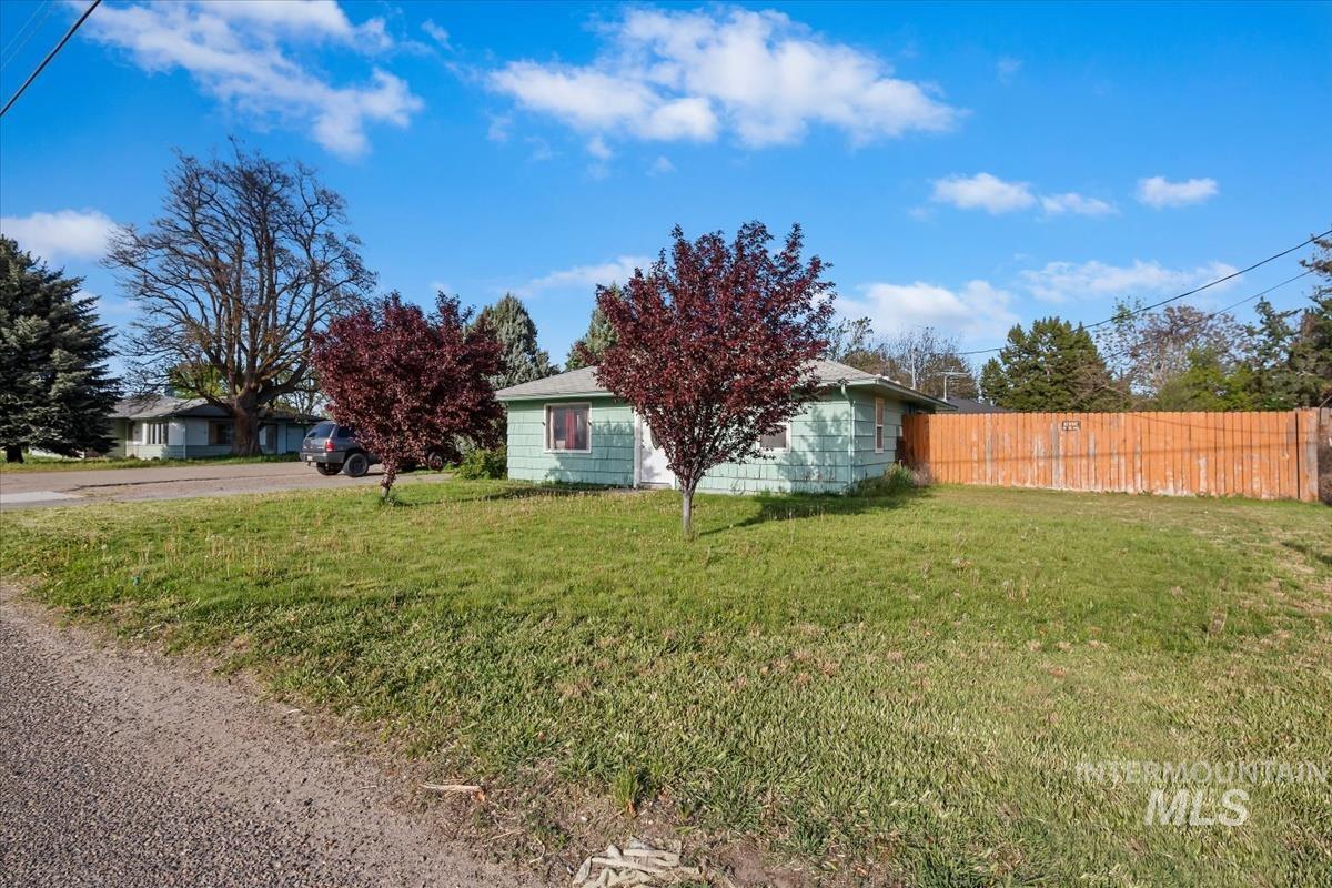 404 S Whitley Dr, Fruitland, Idaho 83619, 3 Bedrooms, 1 Bathroom, Residential For Sale, Price $239,900, 98984360