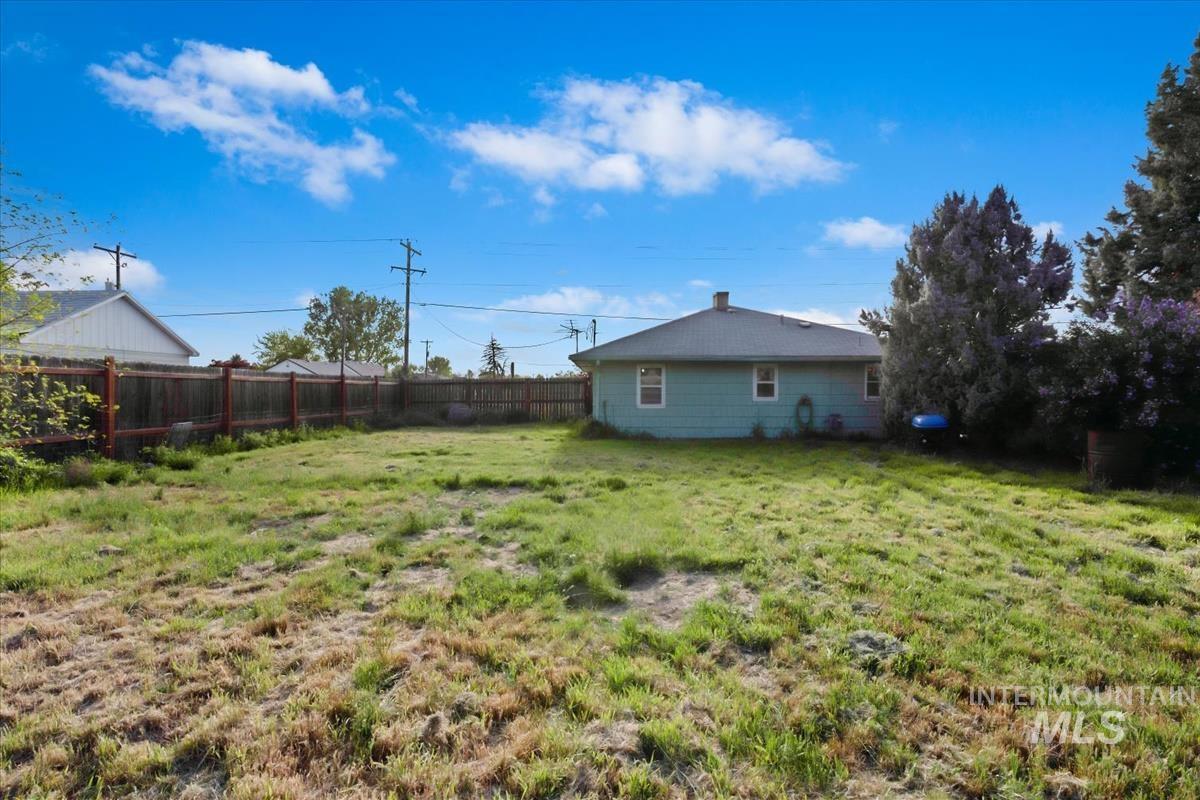 404 S Whitley Dr, Fruitland, Idaho 83619, 3 Bedrooms, 1 Bathroom, Residential For Sale, Price $239,900, 98984360