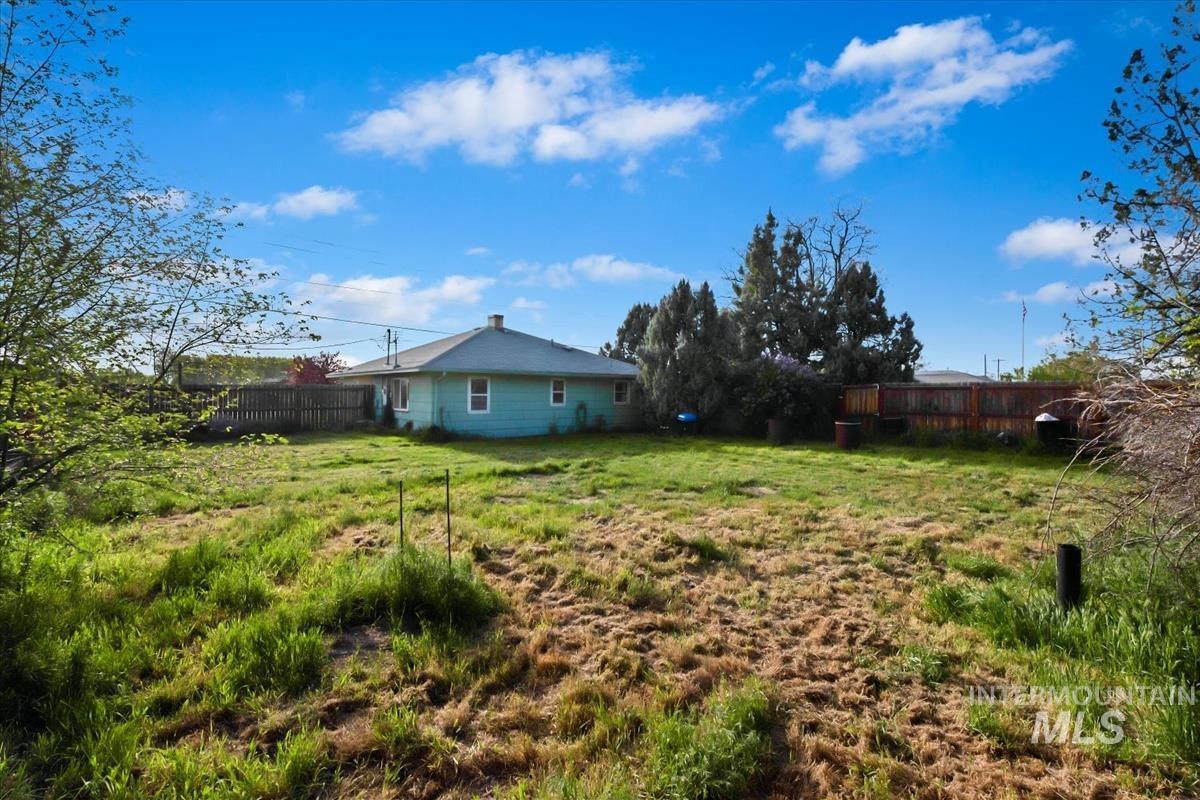 404 S Whitley Dr, Fruitland, Idaho 83619, 3 Bedrooms, 1 Bathroom, Residential For Sale, Price $239,900, 98984360