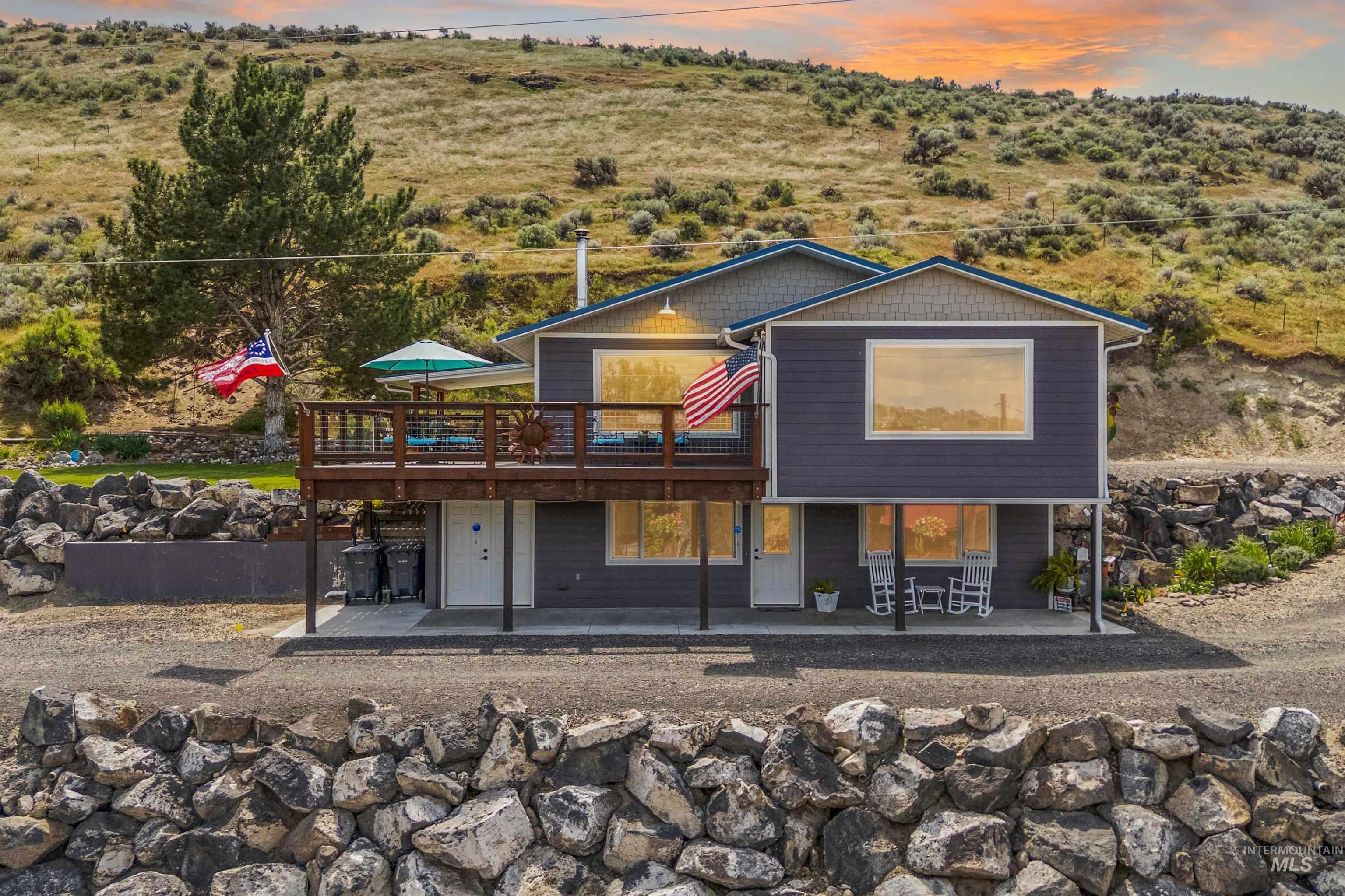 11 Bell Rapids Rd, Hagerman, Idaho 83332, 3 Bedrooms, 2 Bathrooms, Residential For Sale, Price $899,000, 98984363