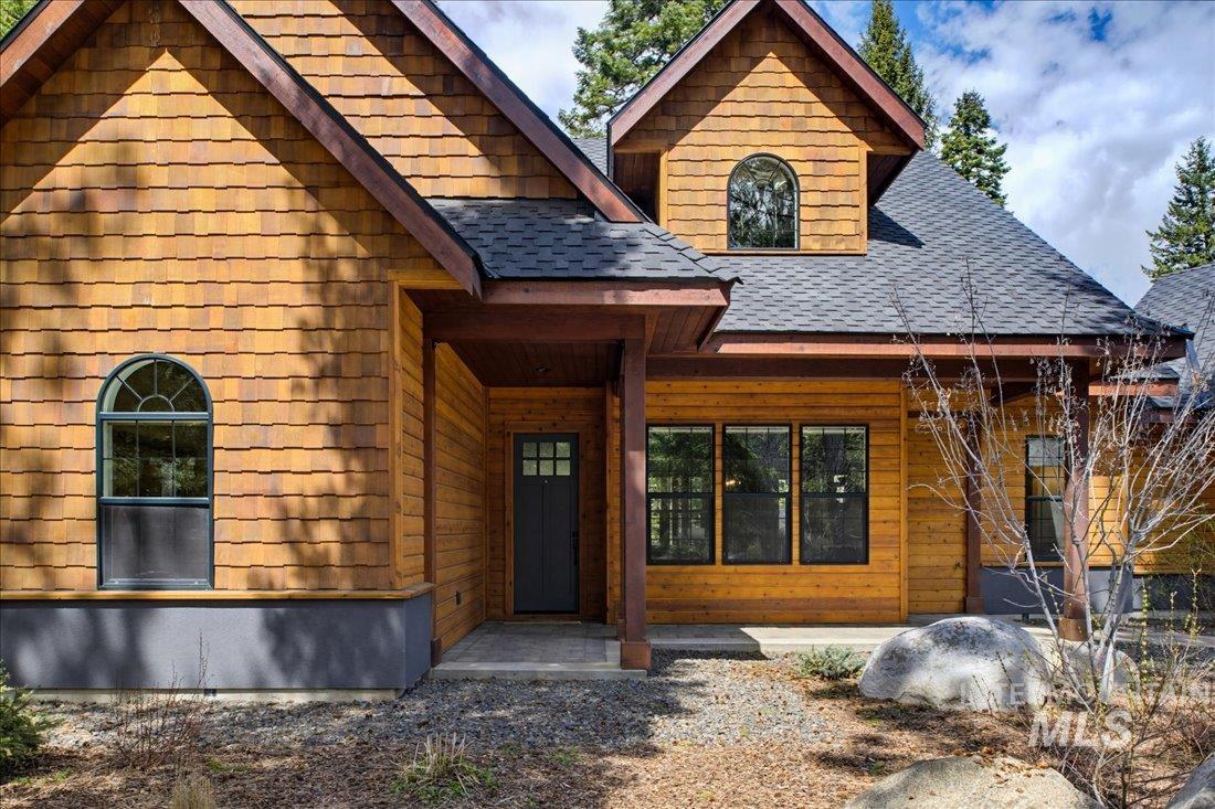 1051 Bitterrot, McCall, Idaho 83683, 4 Bedrooms, 3.5 Bathrooms, Residential For Sale, Price $1,695,000,MLS 98984367