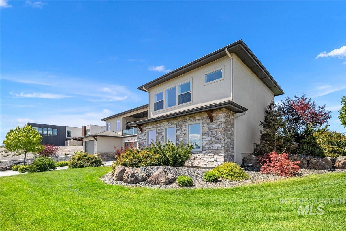 7760 N Grand Ridge Lane, Eagle, Idaho 83616-0000, 4 Bedrooms, 2.5 Bathrooms, Residential For Sale, Price $1,085,000, 98984369