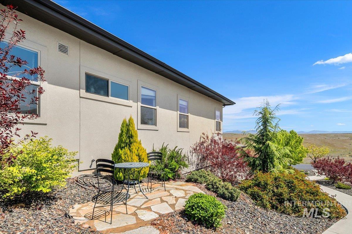 7760 N Grand Ridge Lane, Eagle, Idaho 83616-0000, 4 Bedrooms, 2.5 Bathrooms, Residential For Sale, Price $1,185,000, 98984369