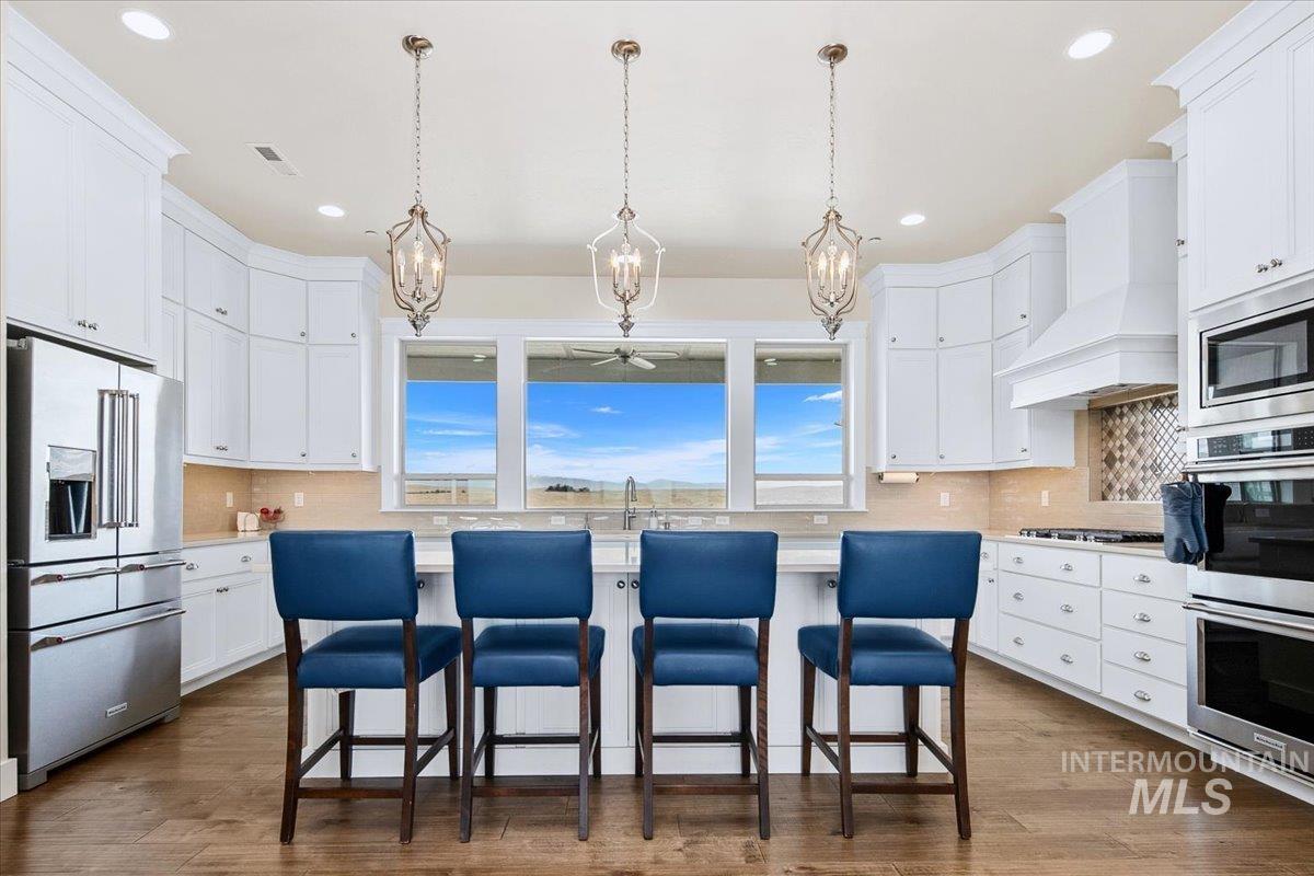 7760 N Grand Ridge Lane, Eagle, Idaho 83616-0000, 4 Bedrooms, 2.5 Bathrooms, Residential For Sale, Price $1,085,000, 98984369