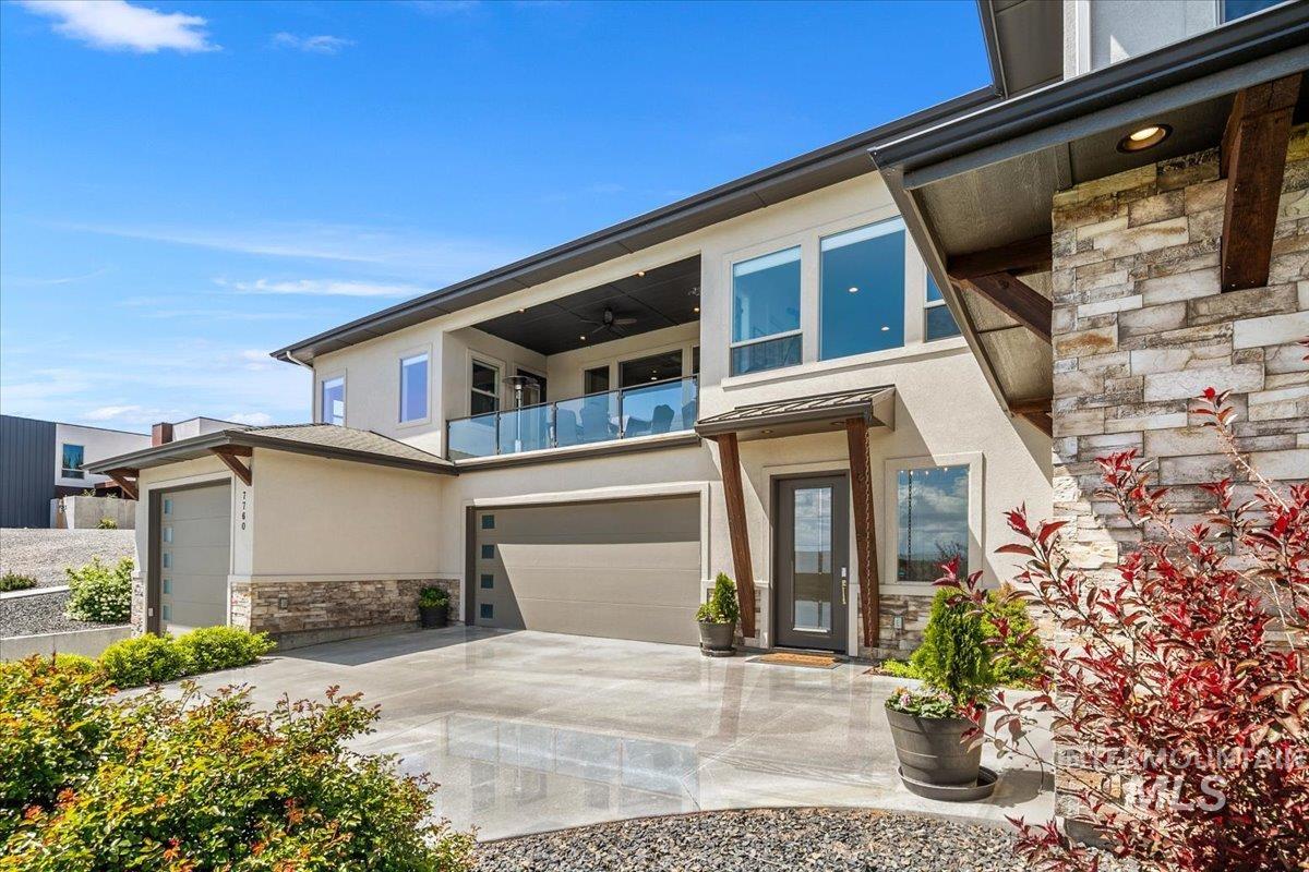 7760 N Grand Ridge Lane, Eagle, Idaho 83616-0000, 4 Bedrooms, 2.5 Bathrooms, Residential For Sale, Price $1,085,000, 98984369