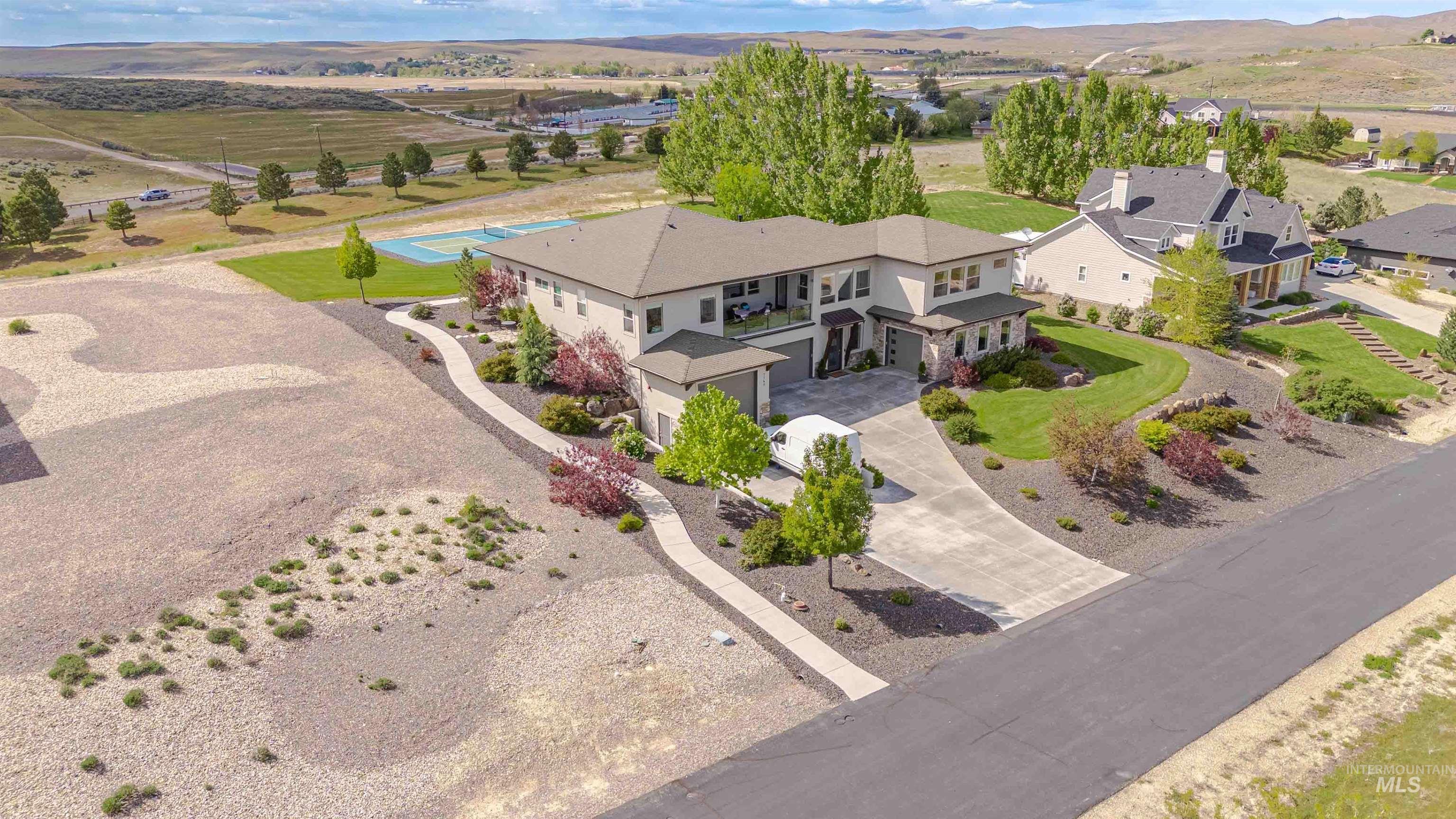 7760 N Grand Ridge Lane, Eagle, Idaho 83616-0000, 4 Bedrooms, 2.5 Bathrooms, Residential For Sale, Price $1,185,000, 98984369