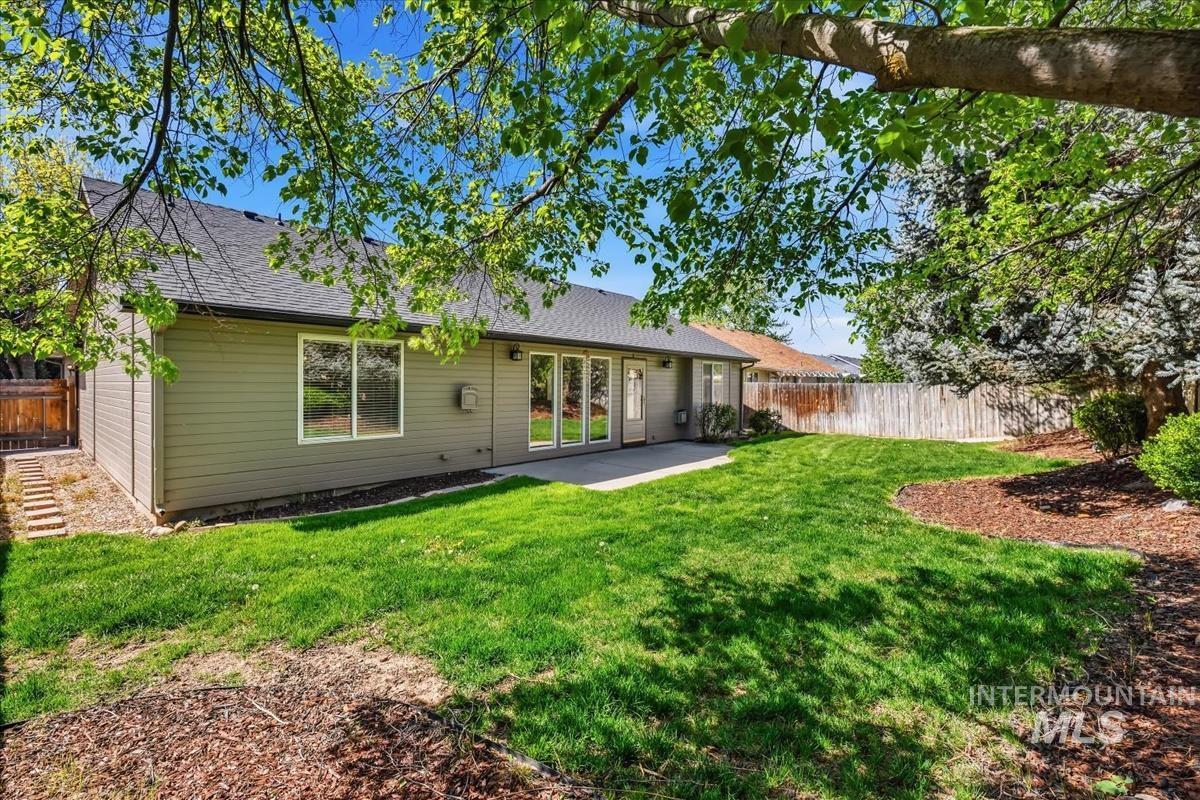 802 N Echohawk Way, Eagle, Idaho 83616, 3 Bedrooms, 2 Bathrooms, Residential For Sale, Price $524,900,MLS 98984378