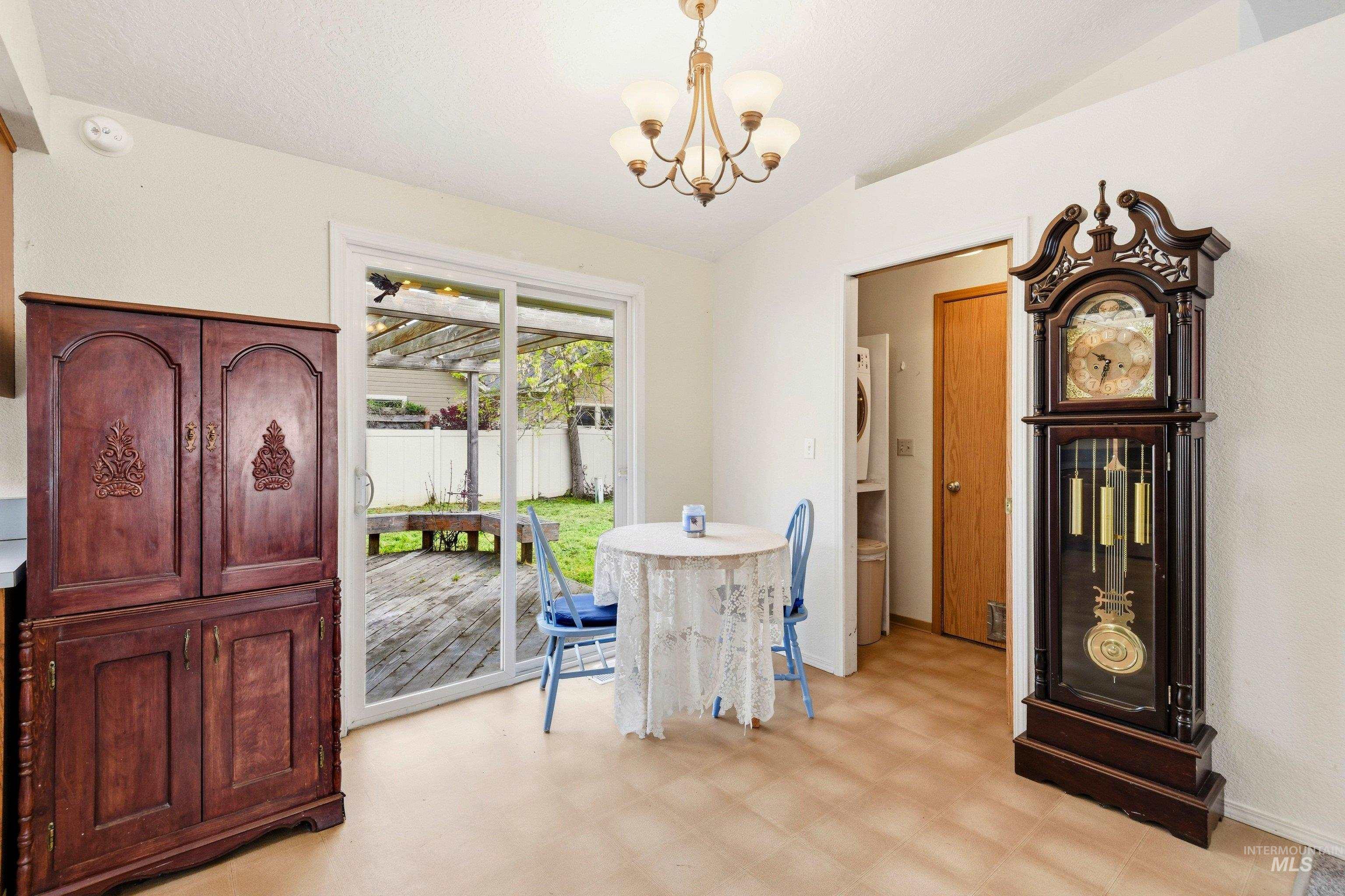 6580 W W Elmer Lane, Boise, Idaho 83714, 3 Bedrooms, 2 Bathrooms, Residential For Sale, Price $375,000,MLS 98984379