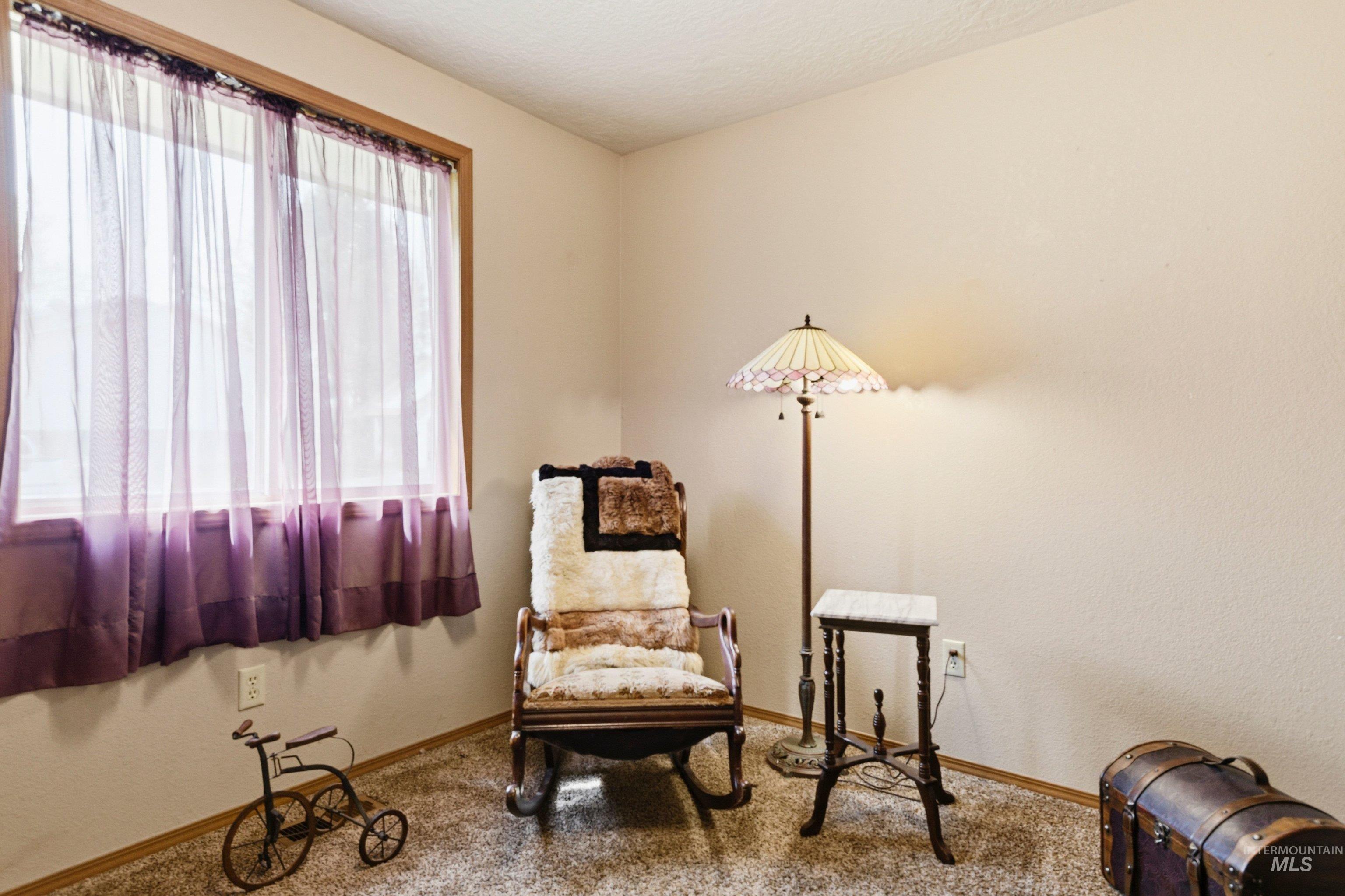 6580 W W Elmer Lane, Boise, Idaho 83714, 3 Bedrooms, 2 Bathrooms, Residential For Sale, Price $375,000,MLS 98984379