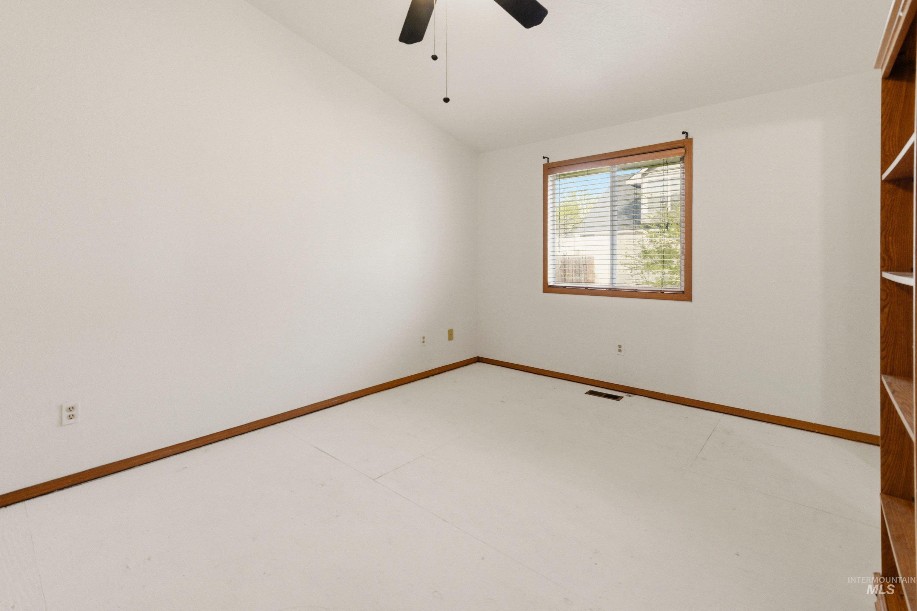 6580 W W Elmer Lane, Boise, Idaho 83714, 3 Bedrooms, 2 Bathrooms, Residential For Sale, Price $375,000,MLS 98984379