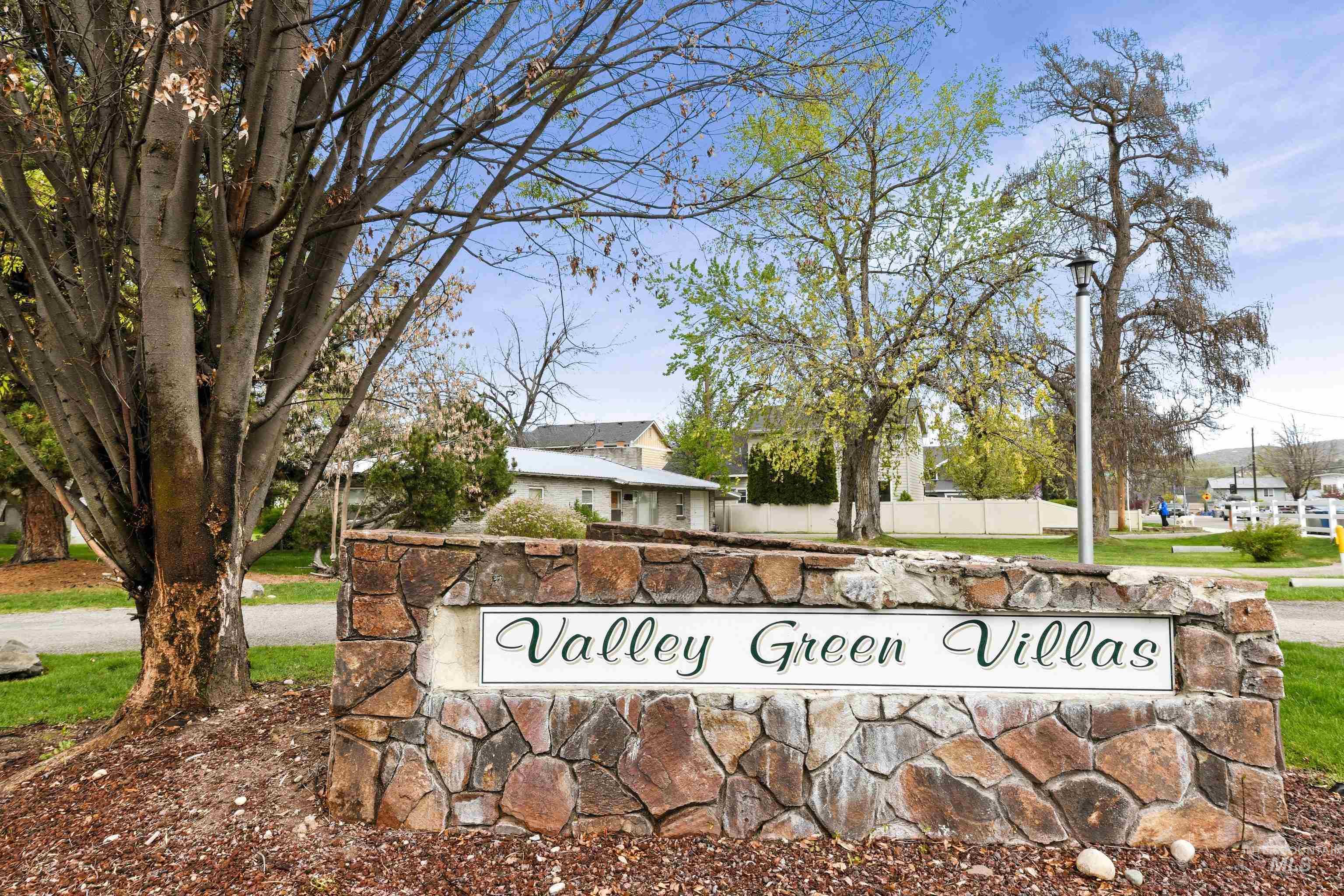 6580 W W Elmer Lane, Boise, Idaho 83714, 3 Bedrooms, 2 Bathrooms, Residential For Sale, Price $375,000,MLS 98984379