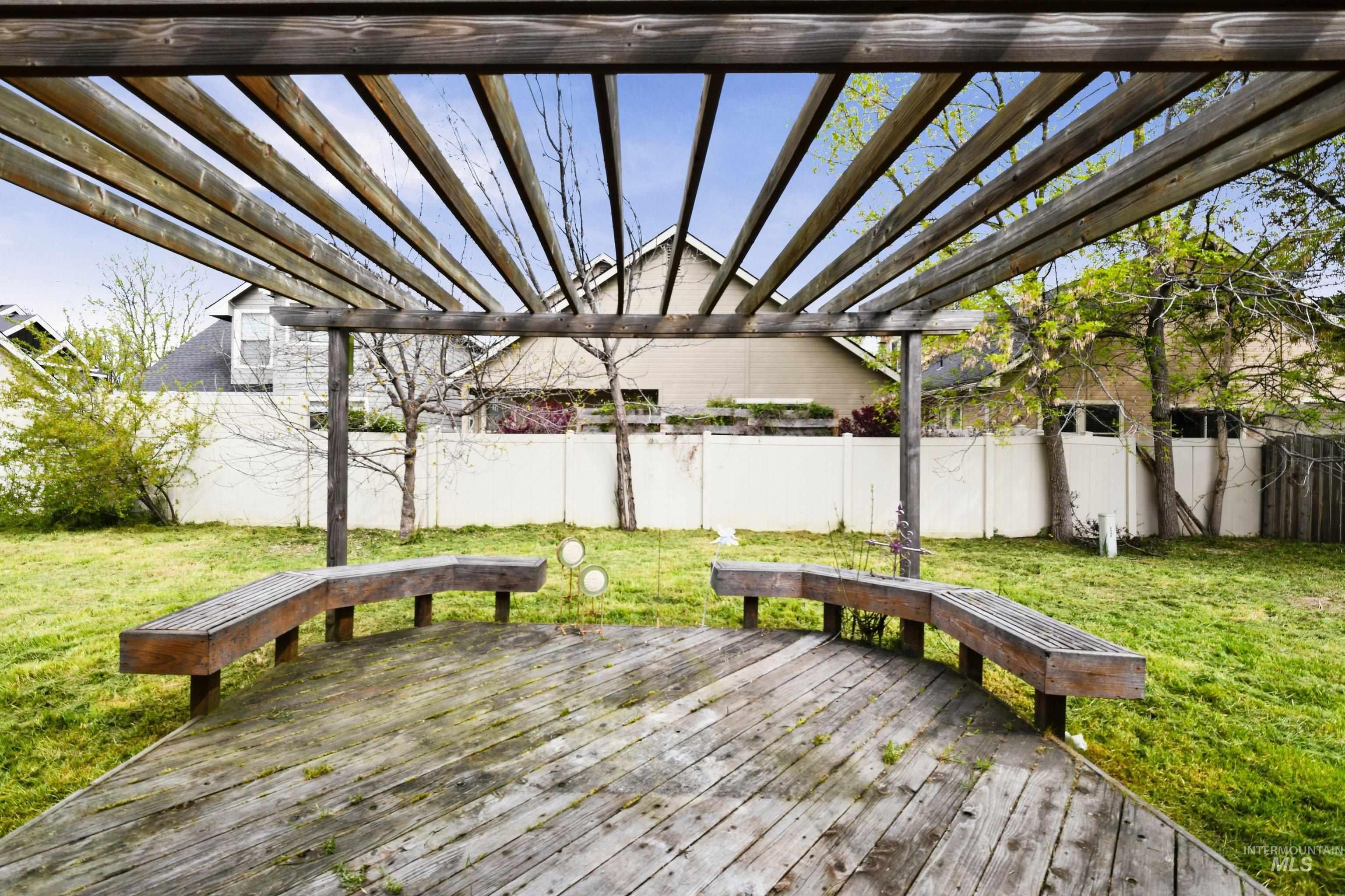 6580 W W Elmer Lane, Boise, Idaho 83714, 3 Bedrooms, 2 Bathrooms, Residential For Sale, Price $375,000,MLS 98984379