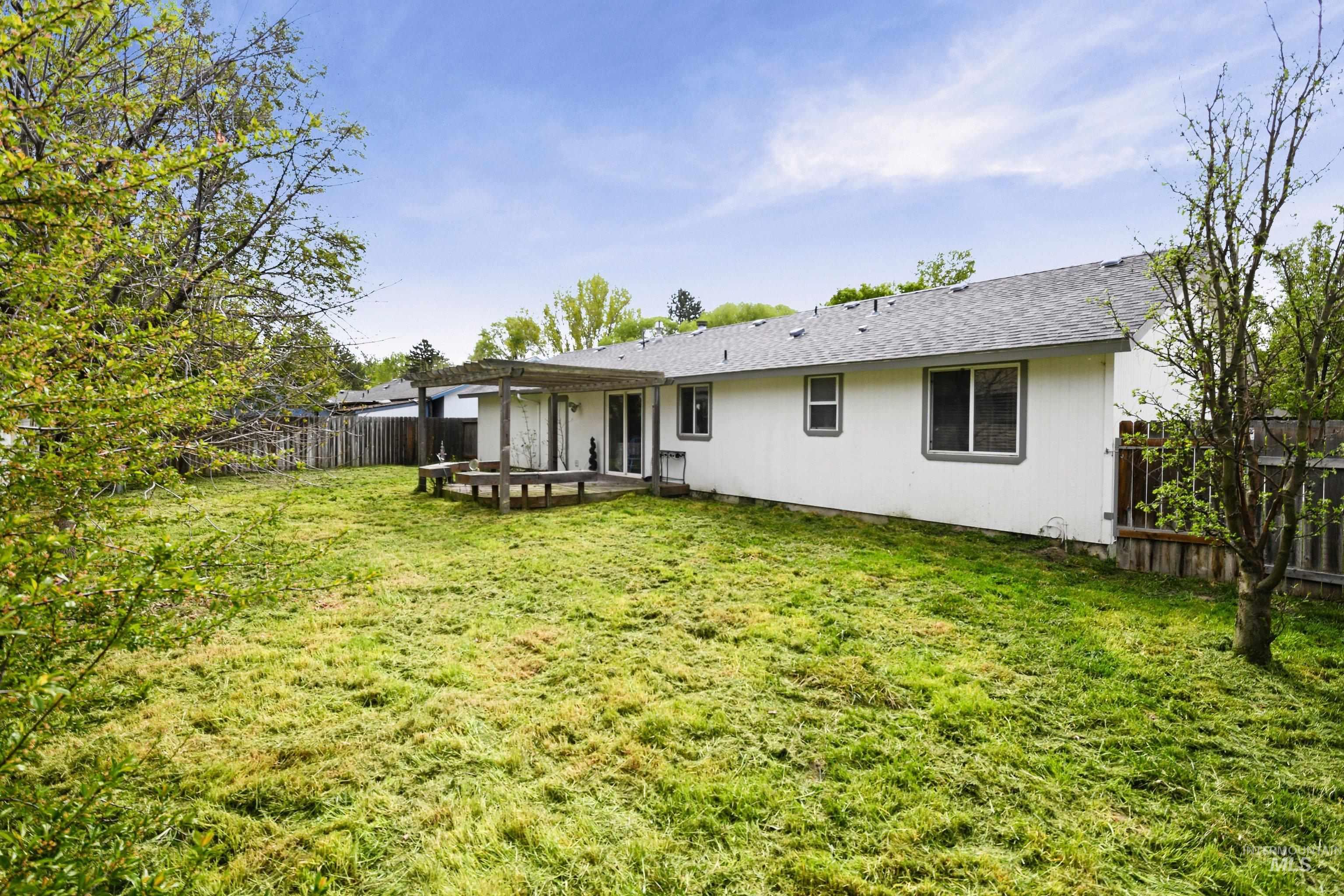 6580 W W Elmer Lane, Boise, Idaho 83714, 3 Bedrooms, 2 Bathrooms, Residential For Sale, Price $375,000,MLS 98984379